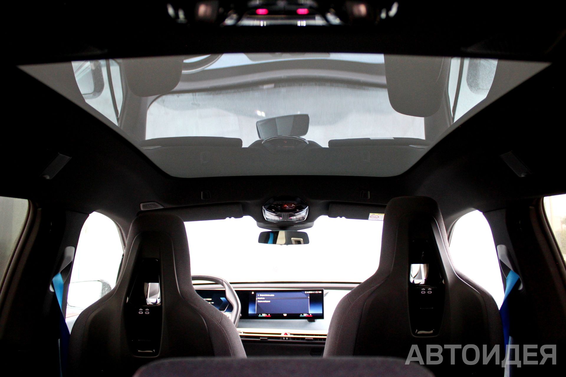 BMW i iX xDrive40 фото 28