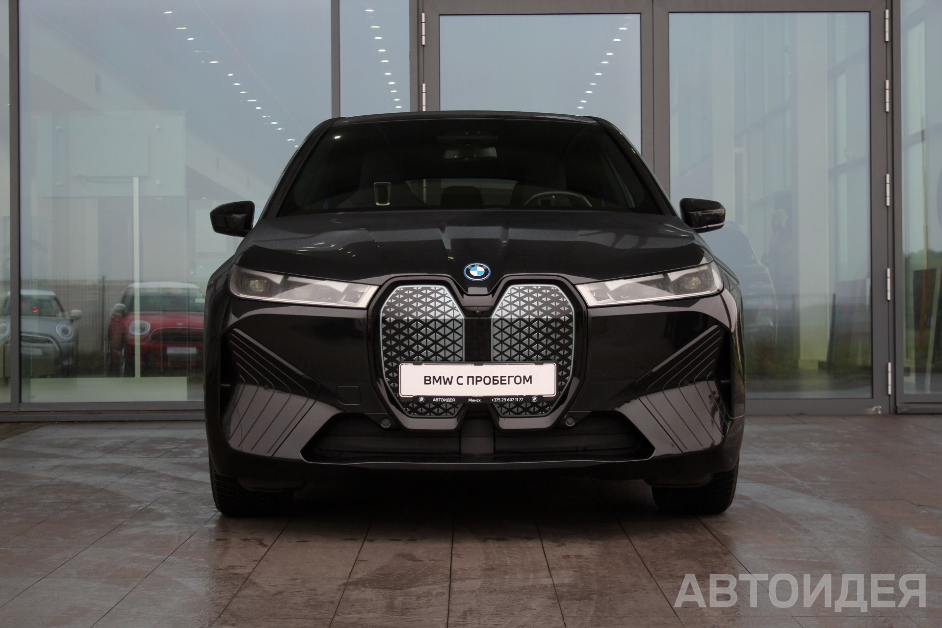 BMW i iX xDrive40 фото 4