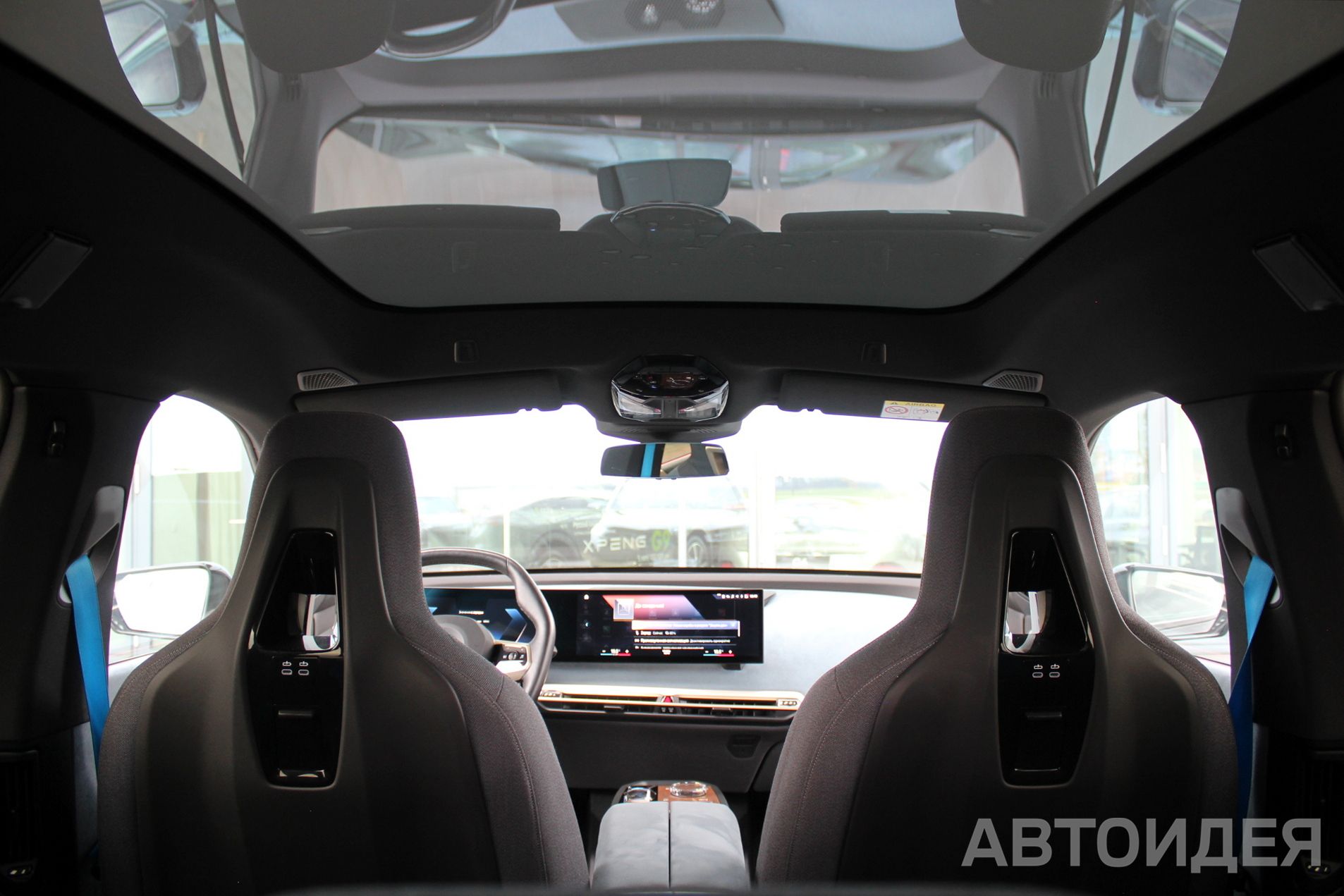 BMW i iX xDrive40 фото 28