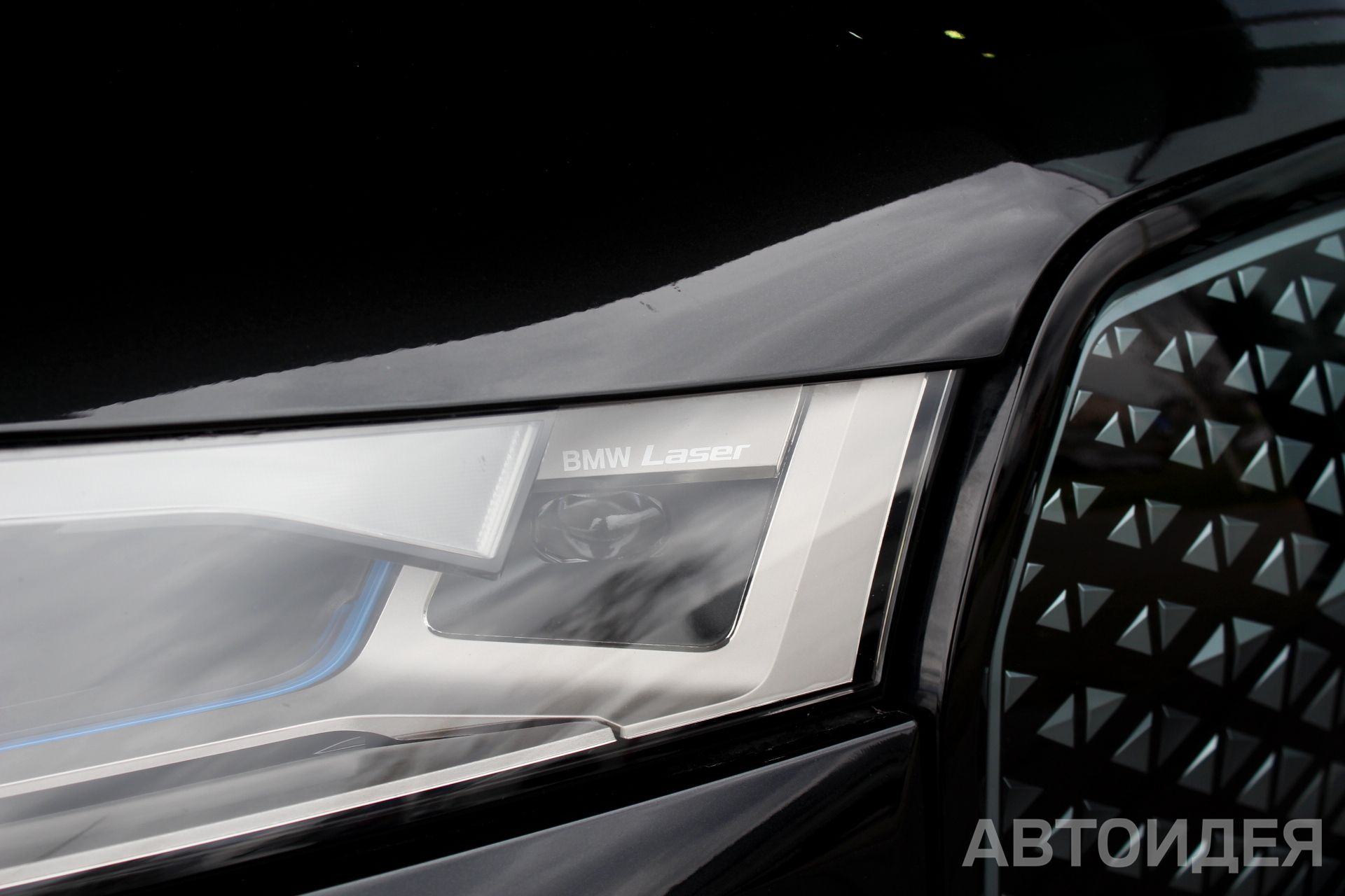 BMW i iX xDrive40 фото 29