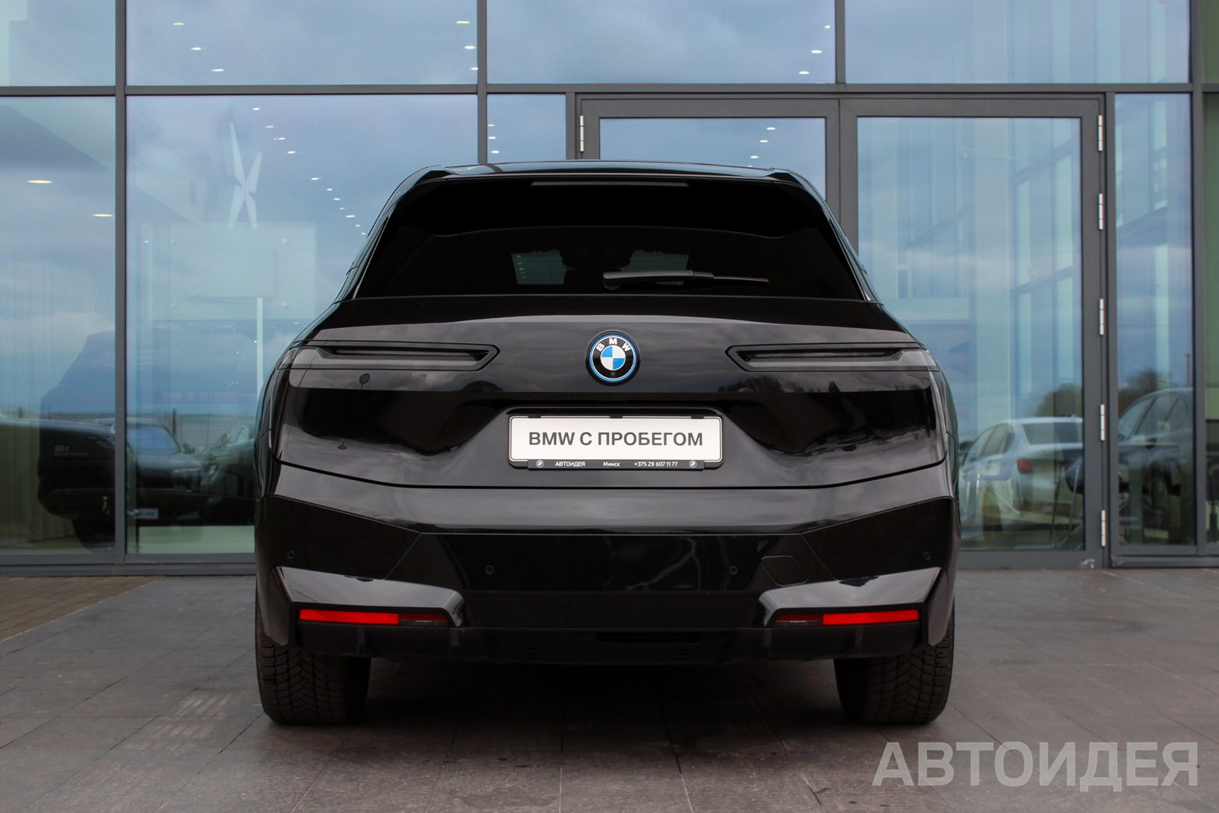 BMW i iX xDrive40 Черный Сапфир металлик фото 5