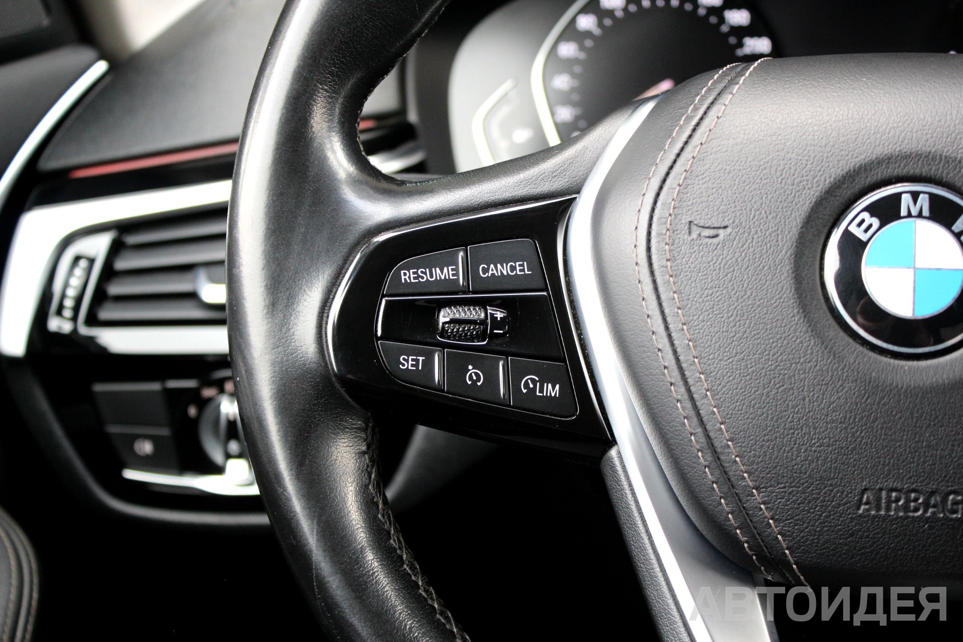 BMW 520i Sedan фото 11