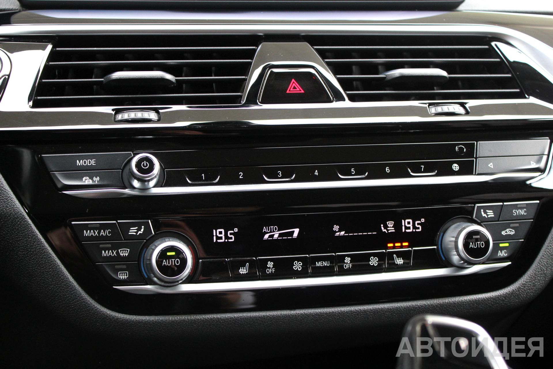 BMW 520i Sedan фото 17