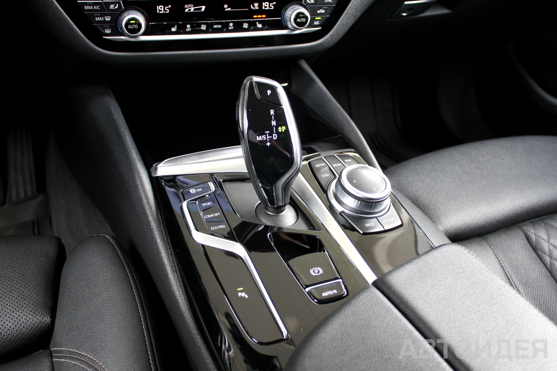 BMW 520i Sedan фото 18