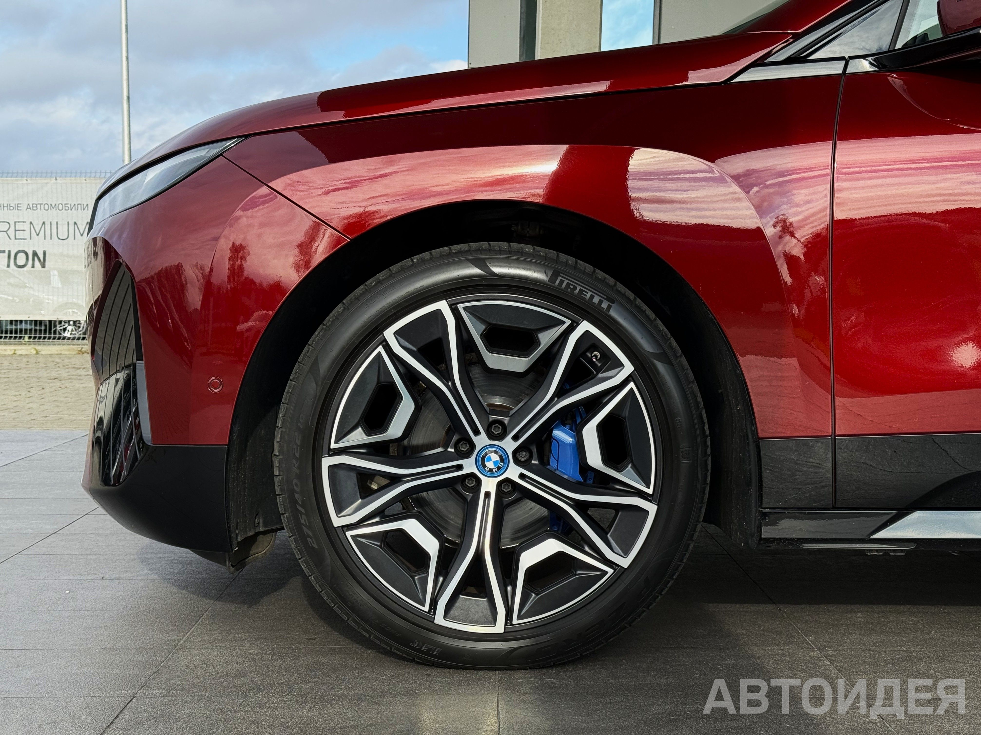 BMW i iX xDrive40 фото 27