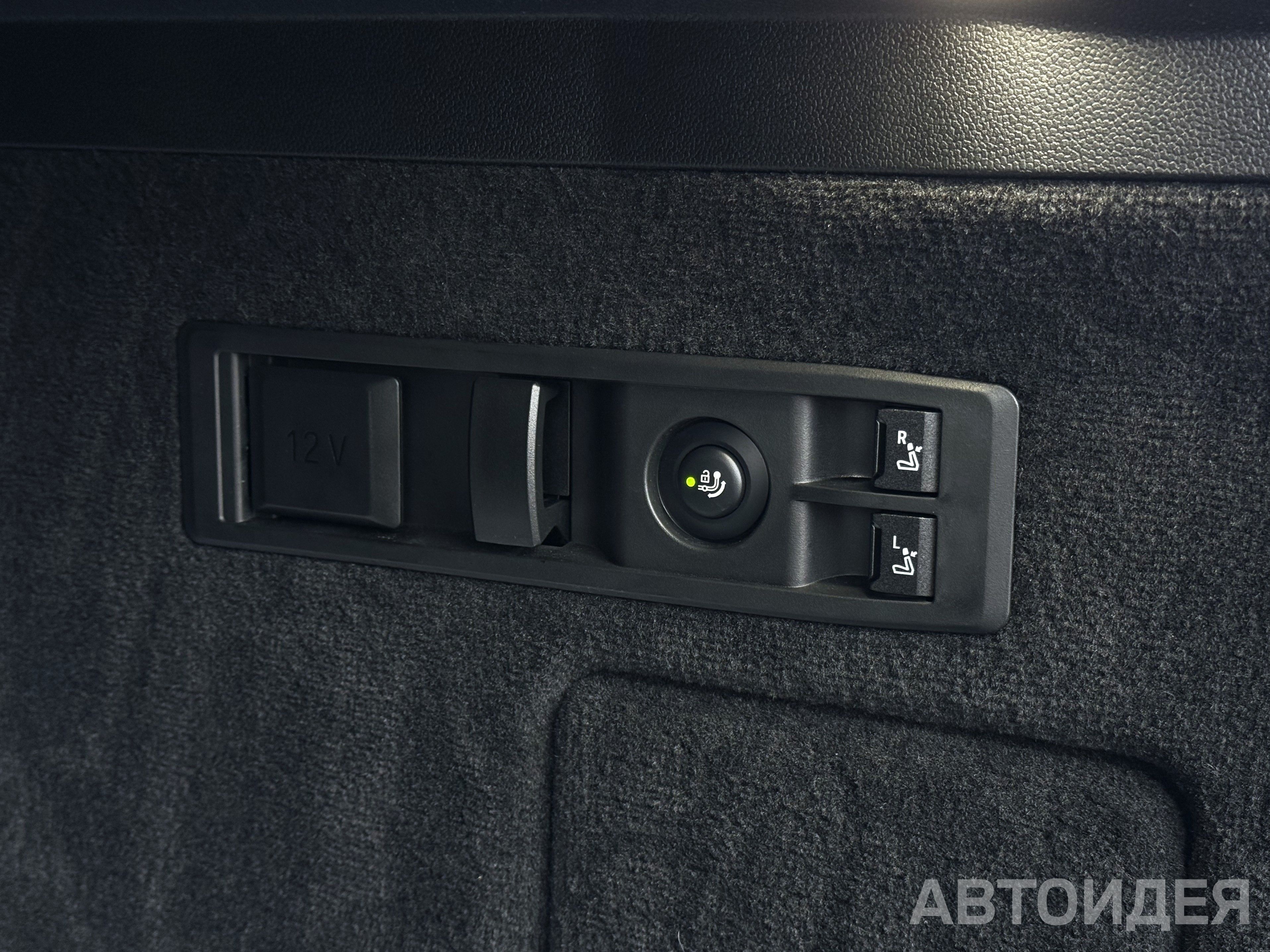 BMW i iX xDrive40 фото 29