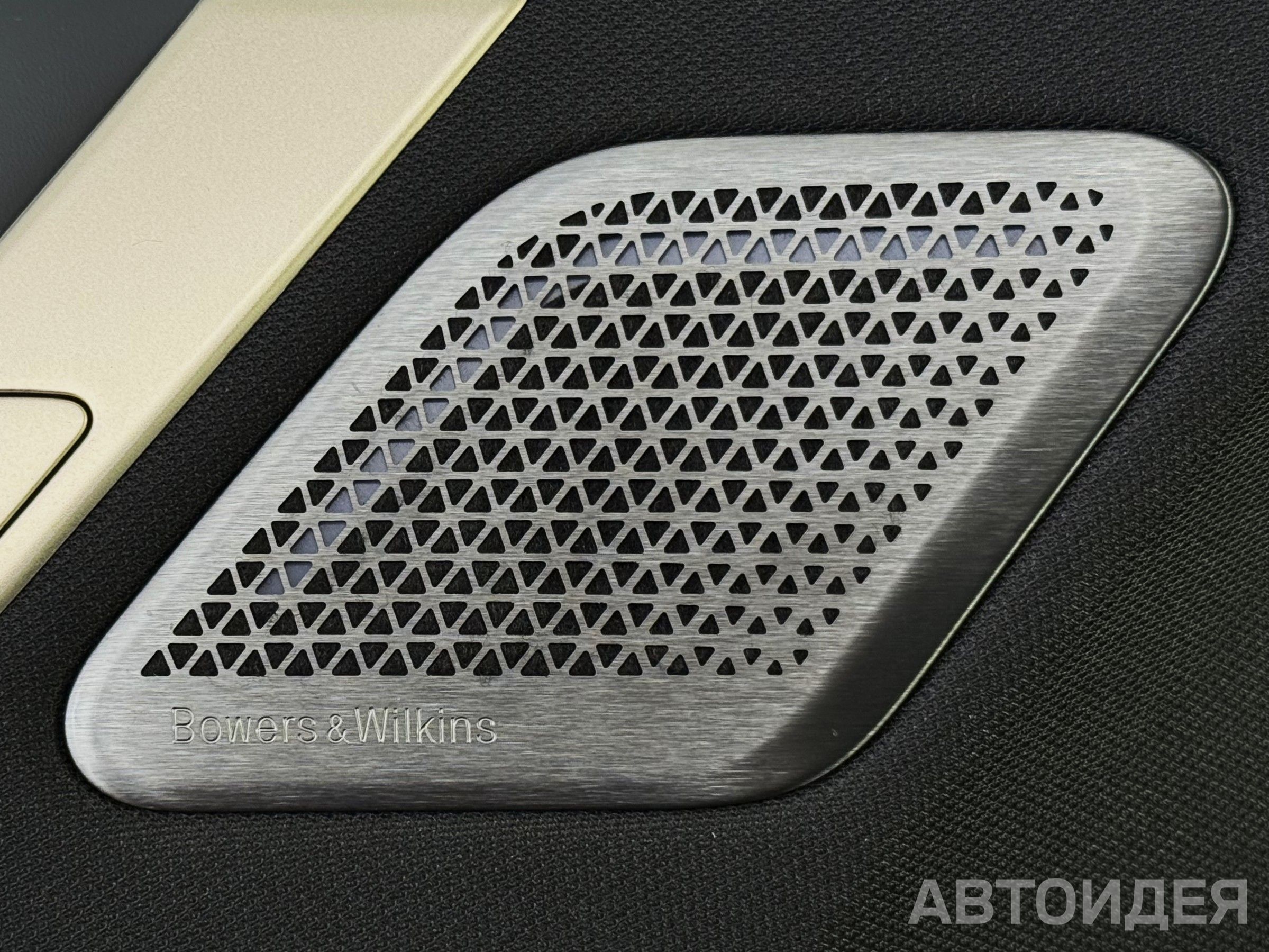 BMW i iX xDrive40 фото 31