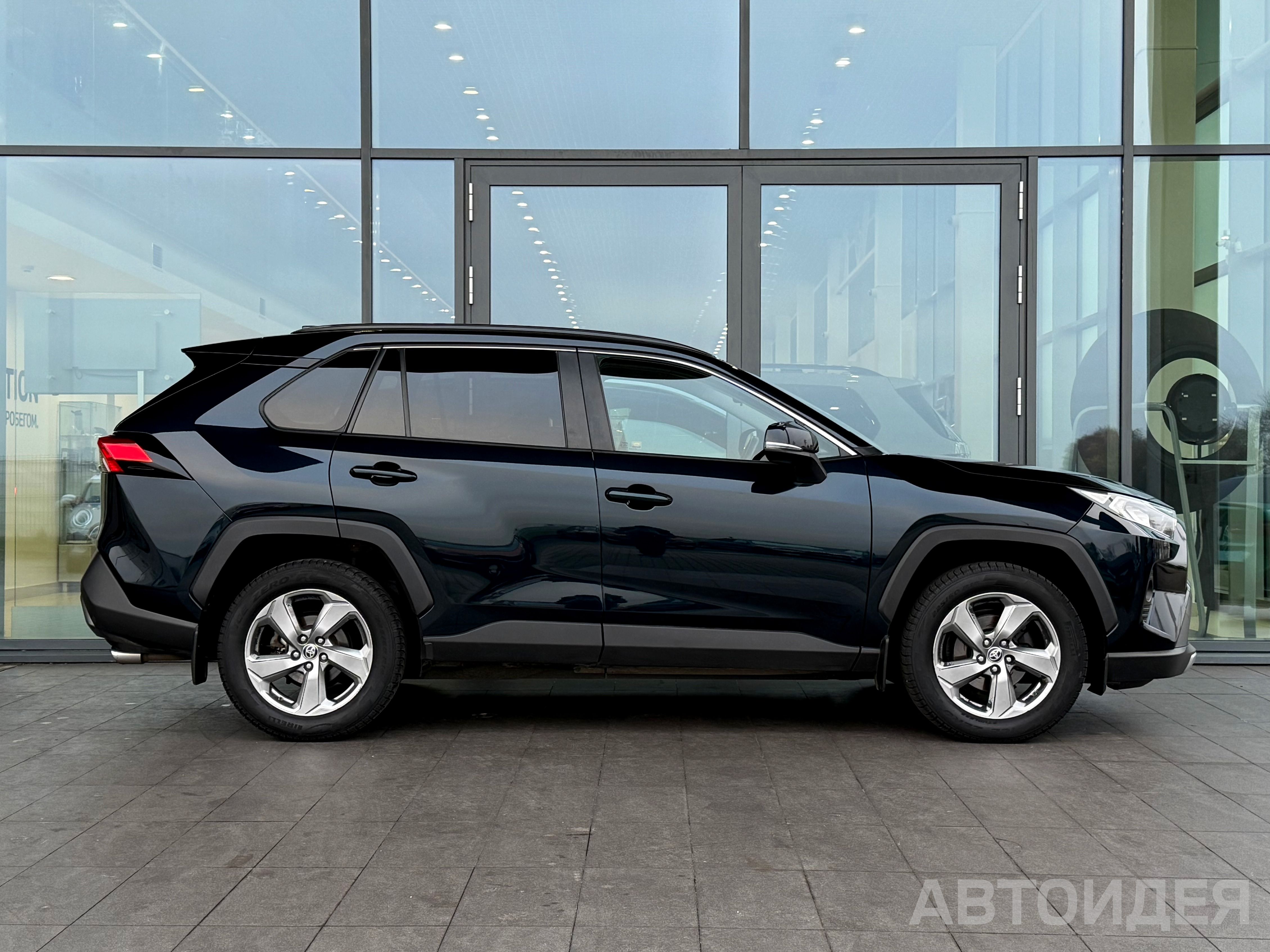 Toyota RAV4 фото 2