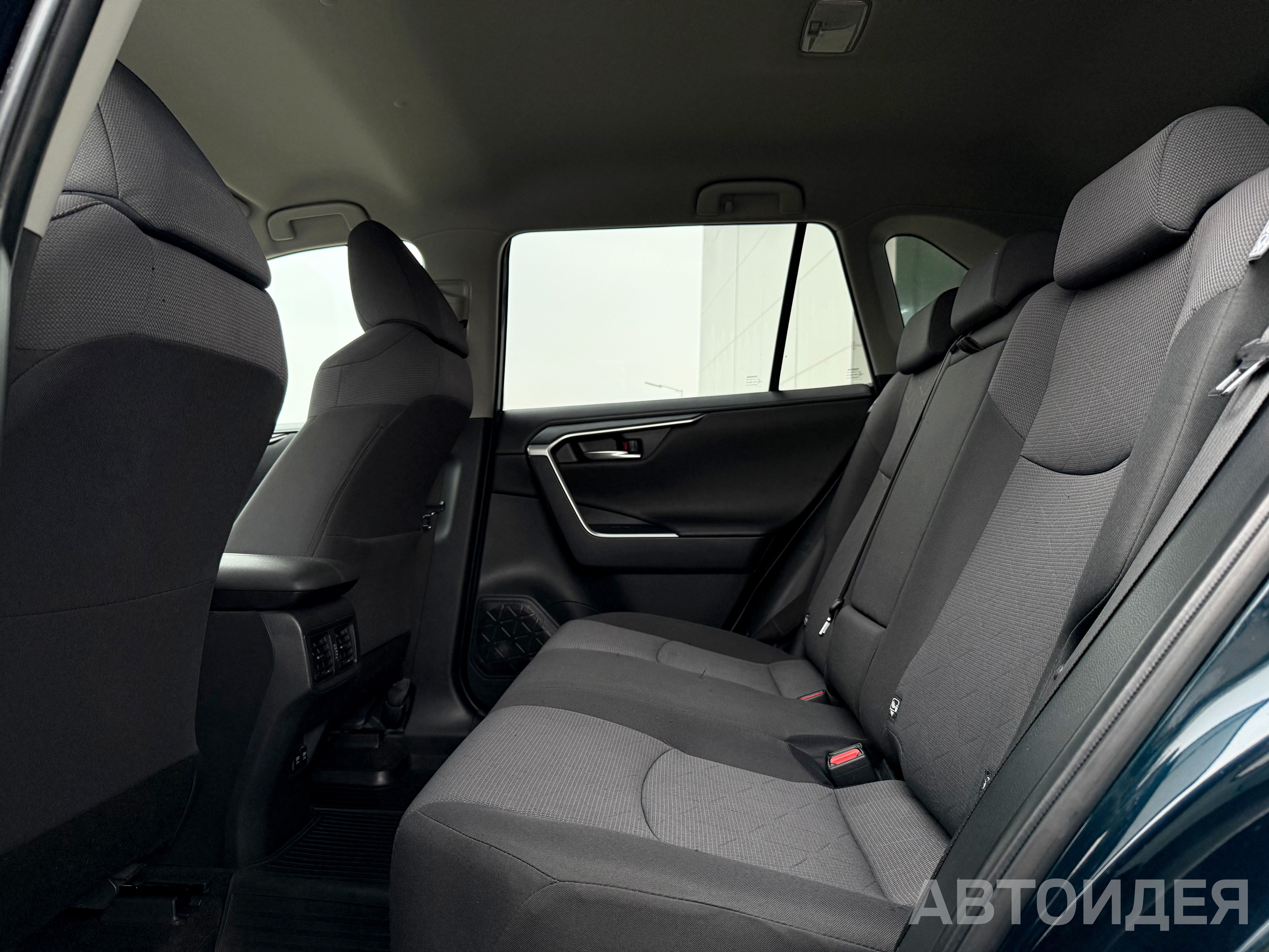 Toyota RAV4 фото 18