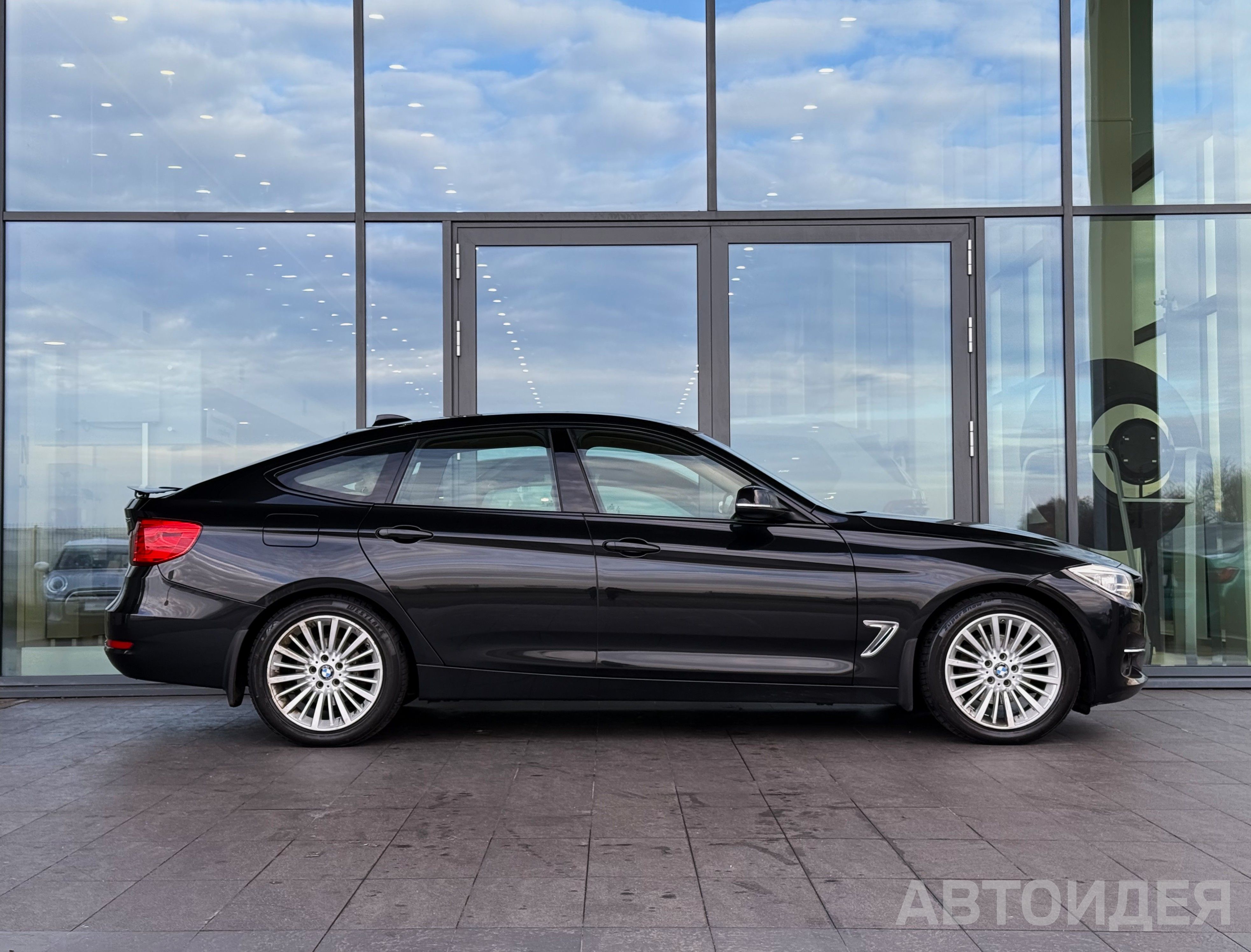 BMW 328i xDrive Gran Turismo фото 2