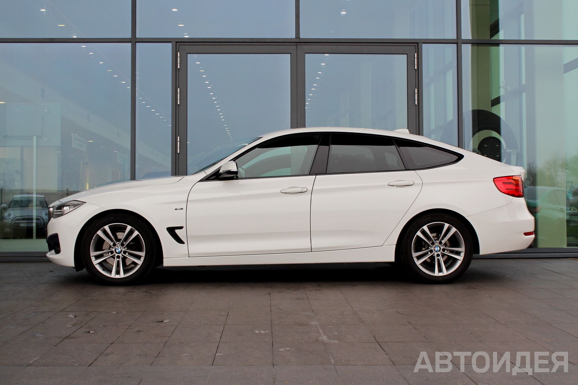 BMW 328i Gran Turismo фото 2