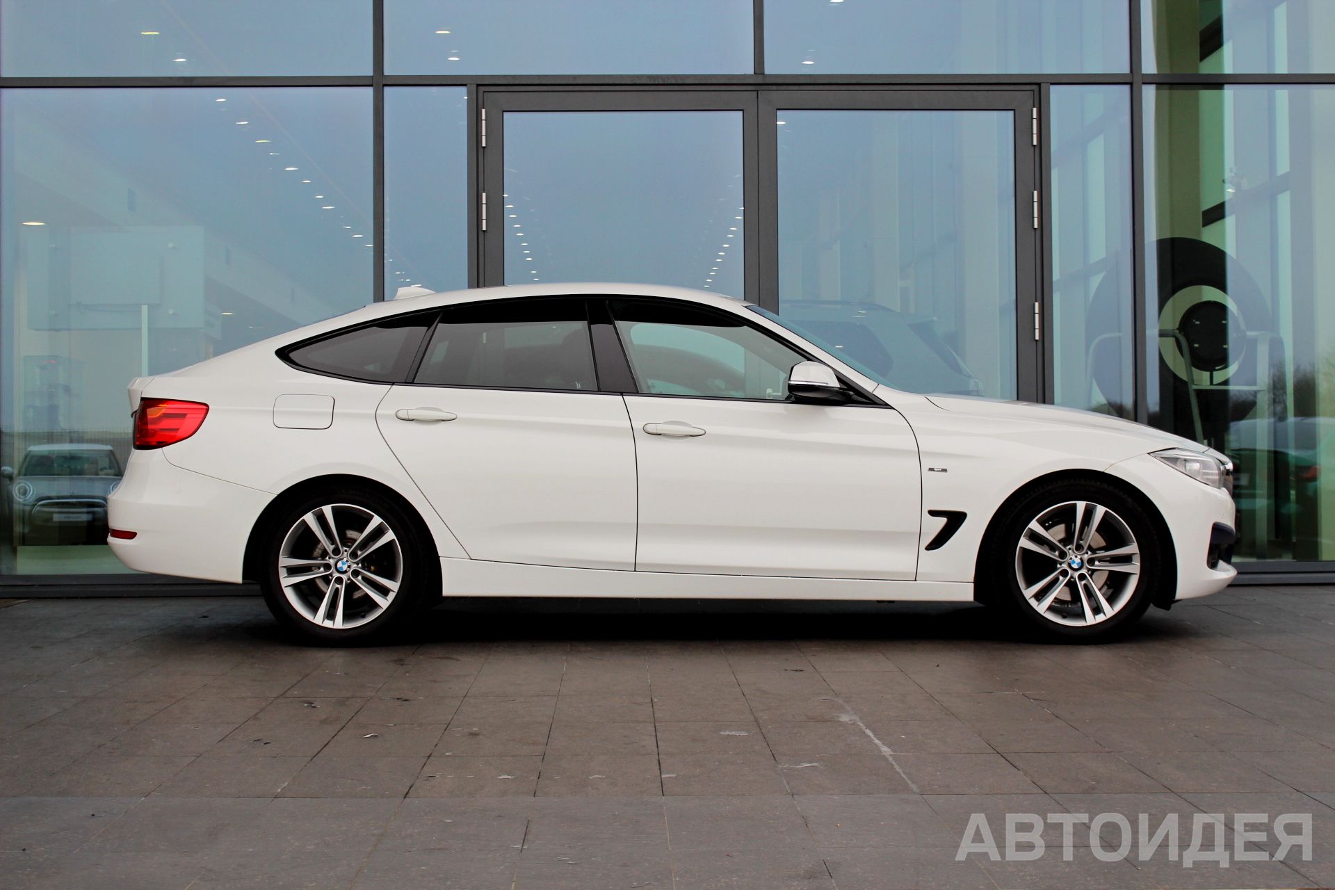 BMW 328i Gran Turismo фото 3