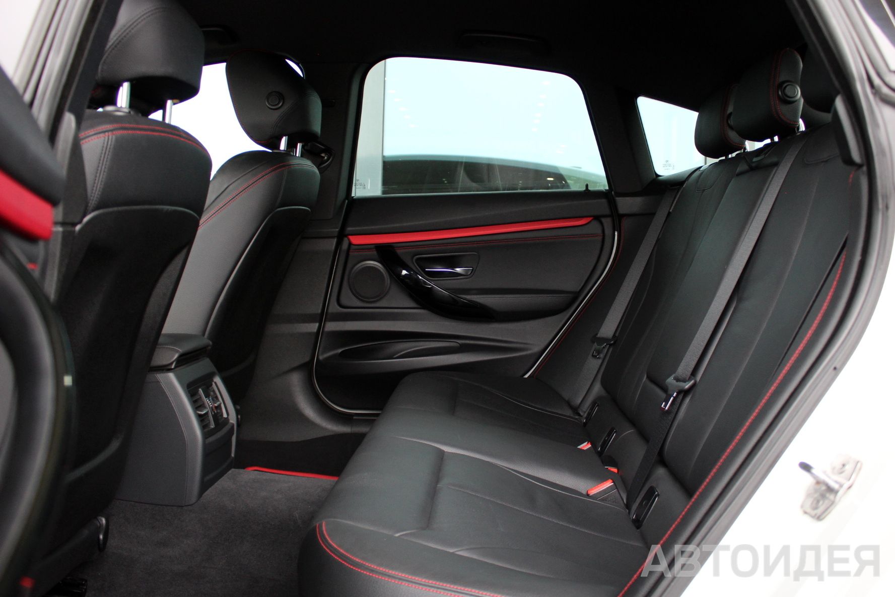 BMW 328i Gran Turismo фото 19