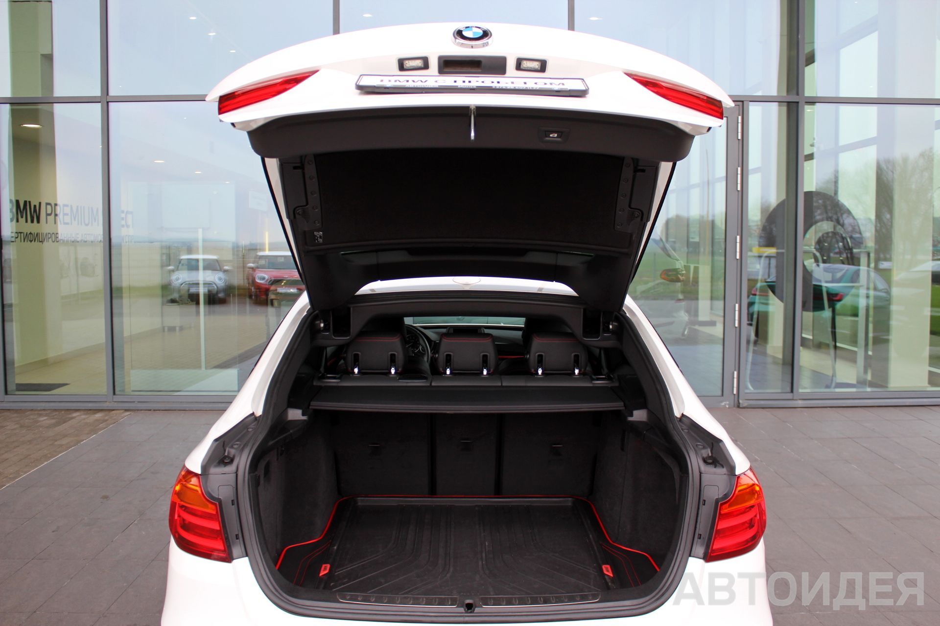 BMW 328i Gran Turismo фото 21