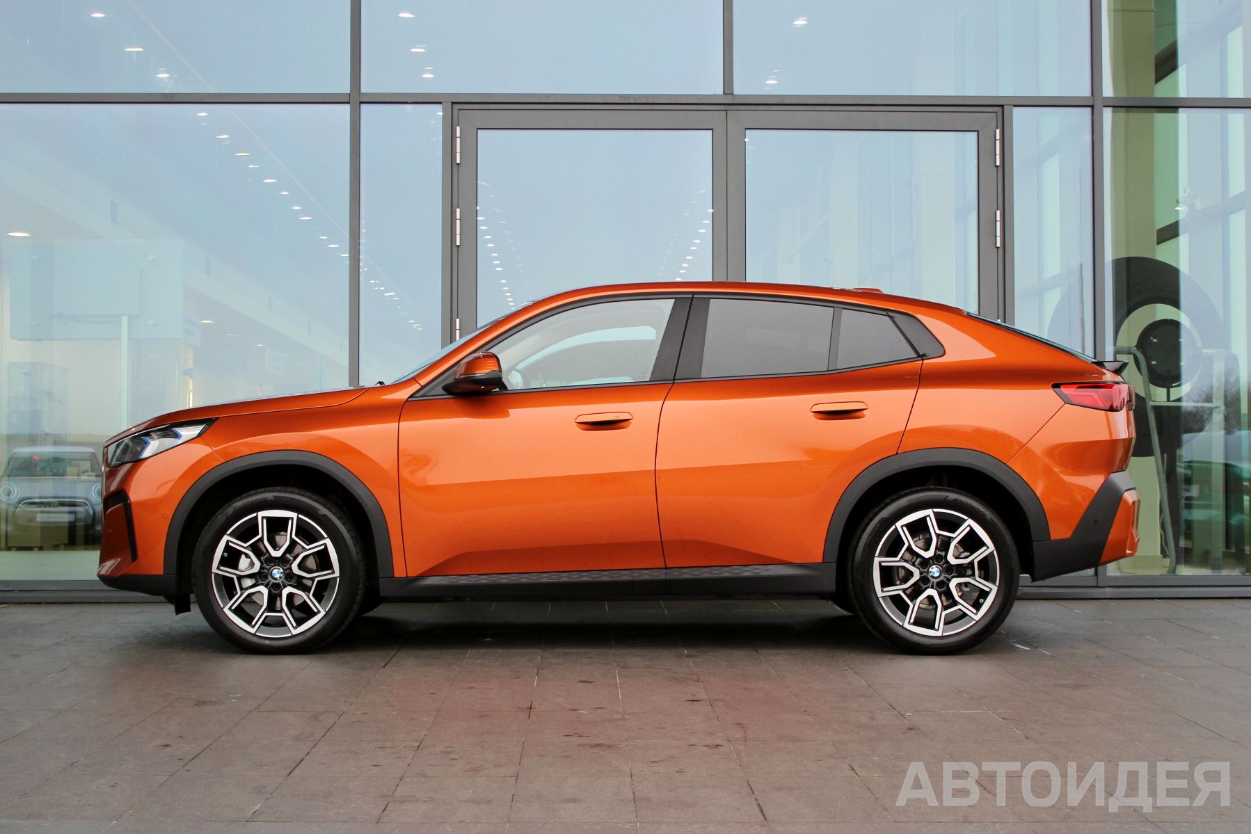 BMW X2 sDrive18i фото 2