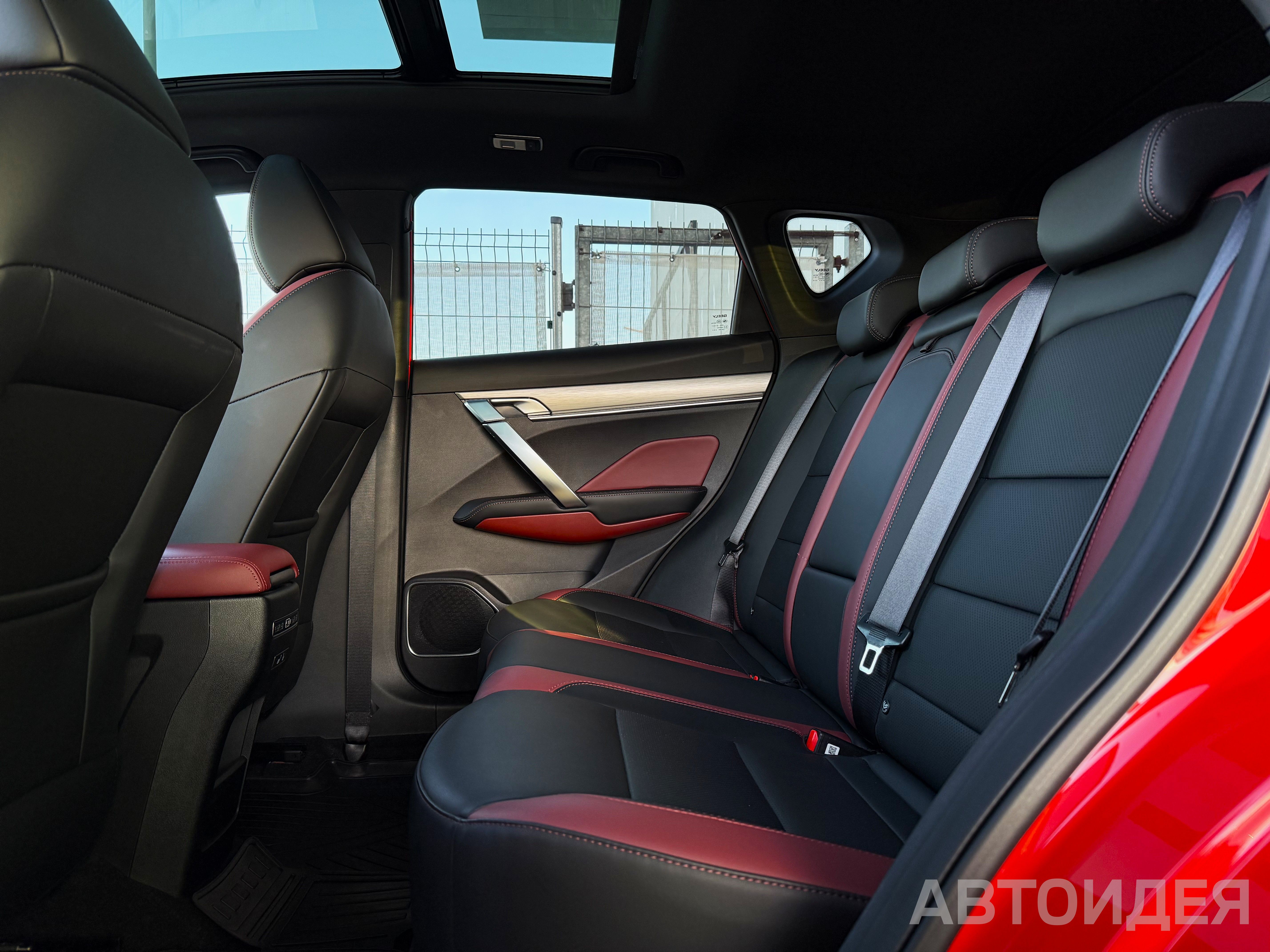 GEELY COOLRAY фото 14