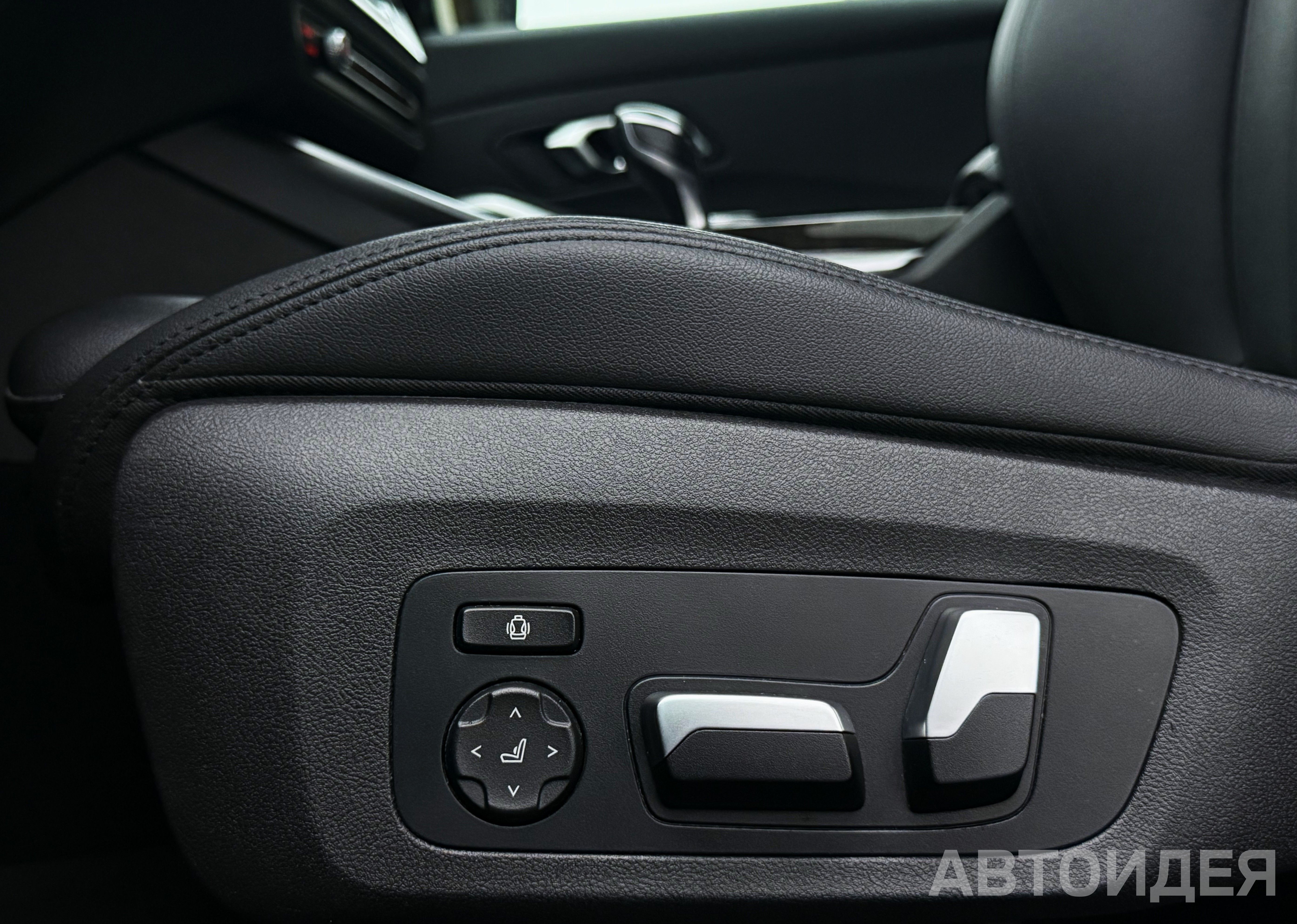 BMW 330i xDrive фото 13