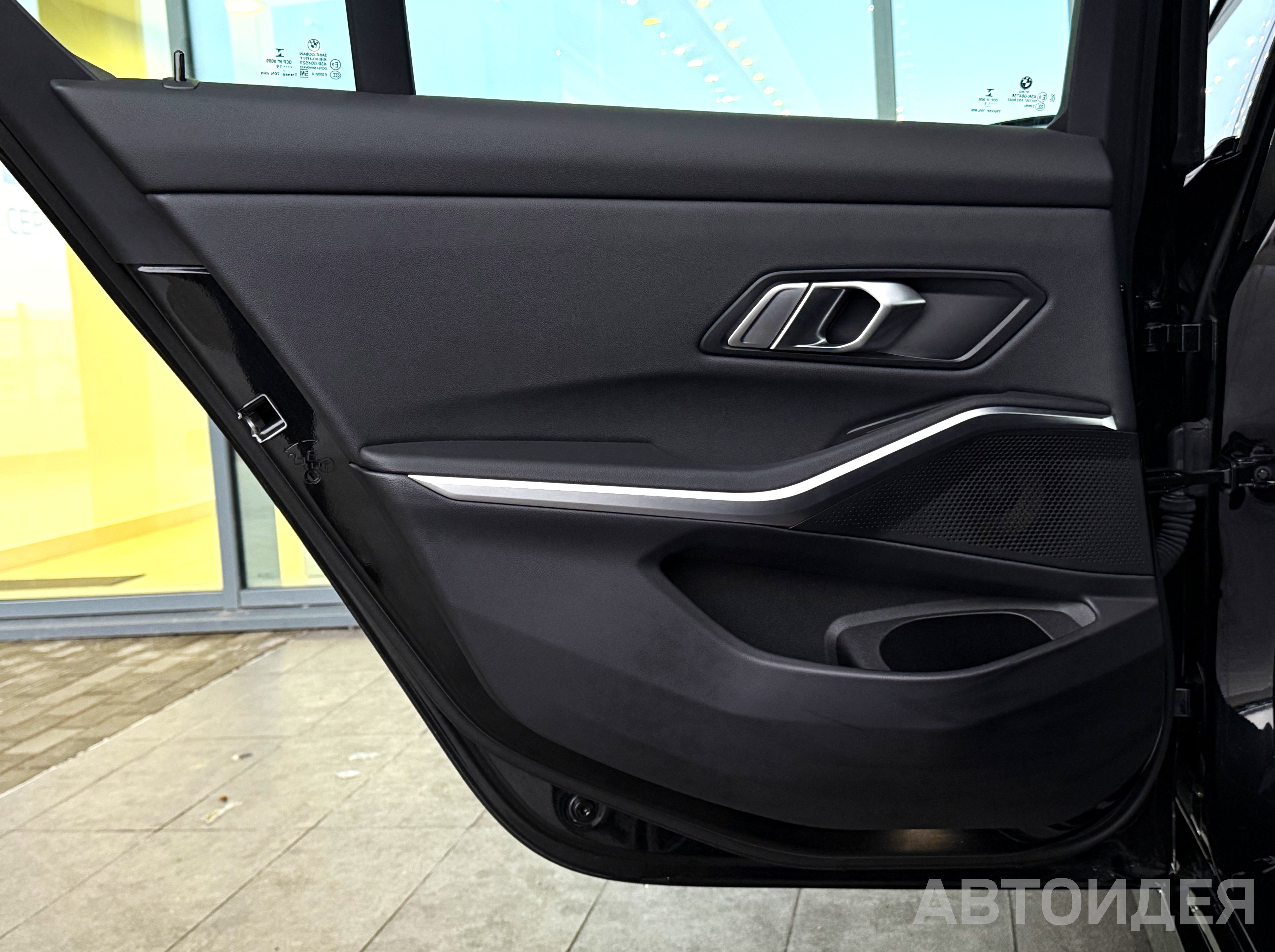 BMW 330i xDrive фото 14