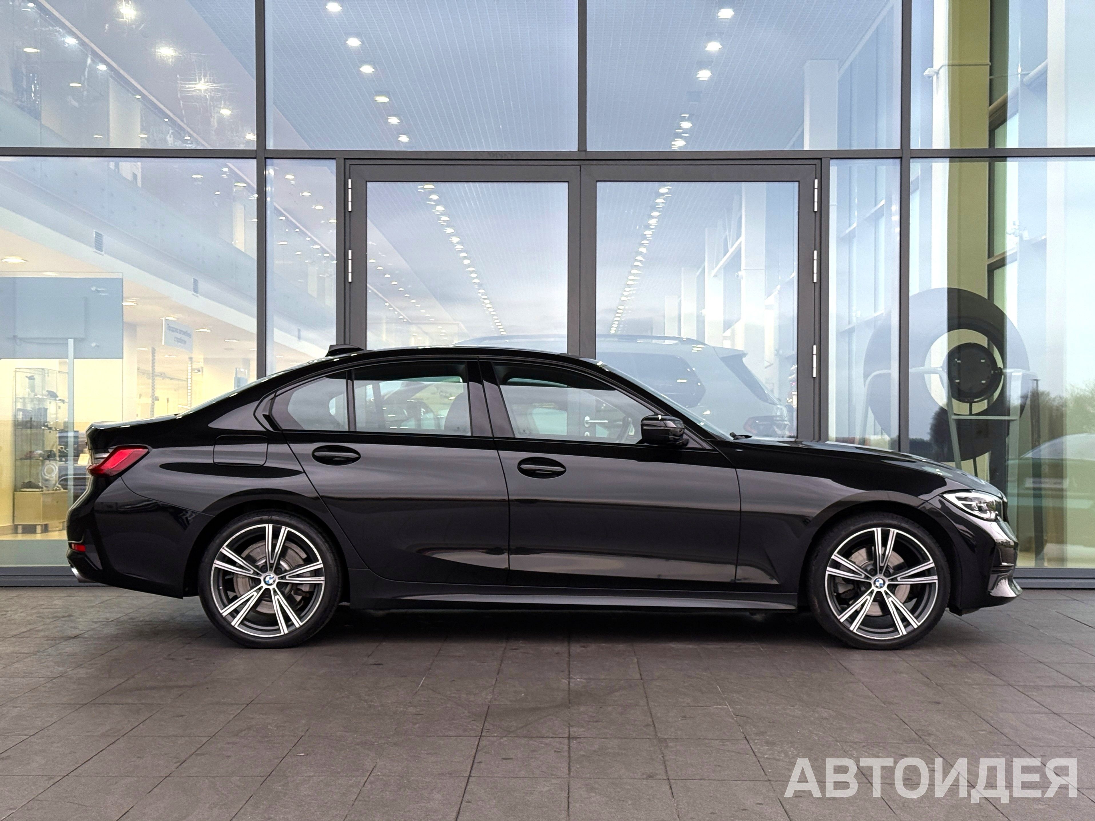 BMW 330i xDrive фото 2