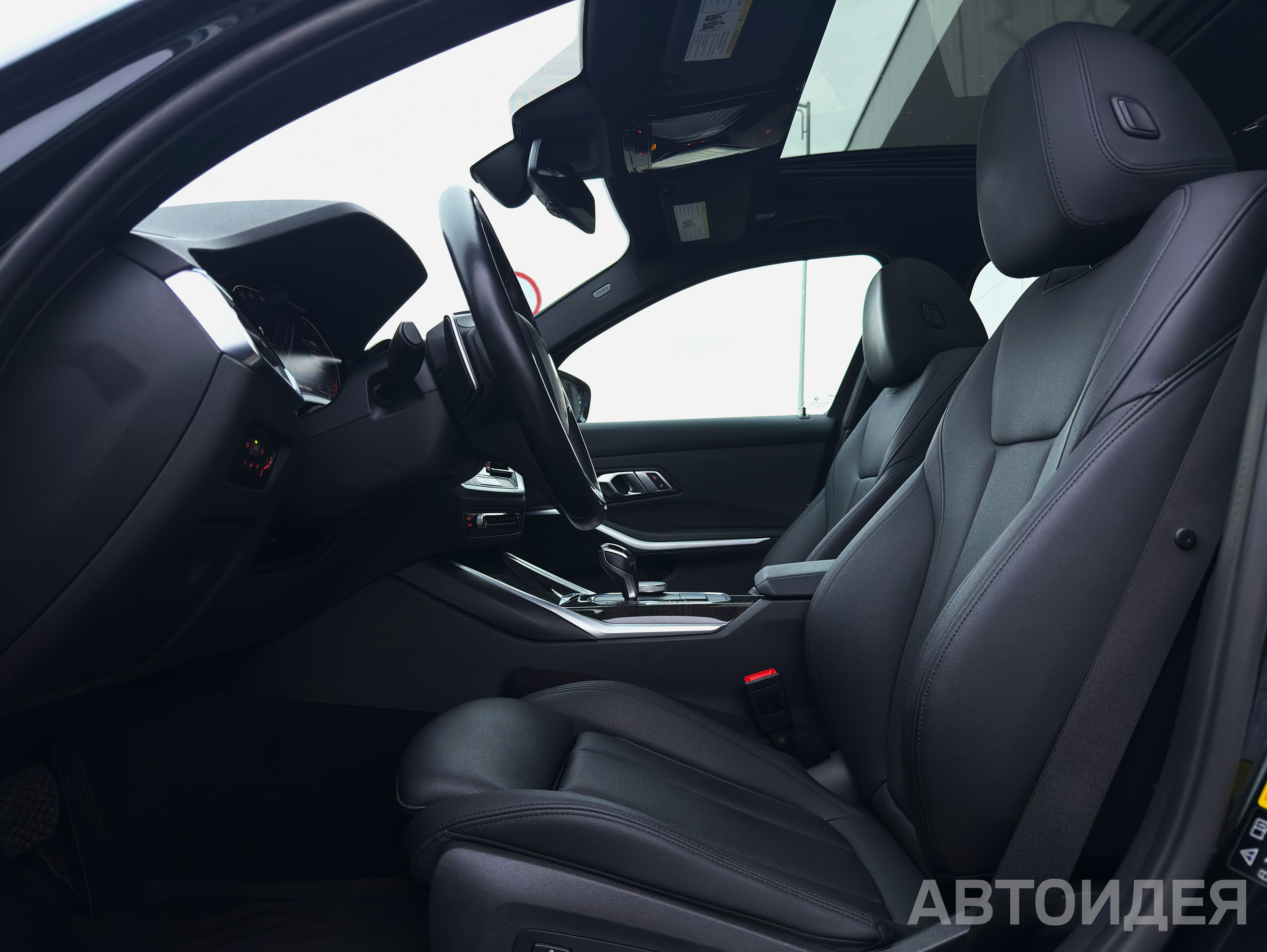 BMW 330i xDrive фото 12