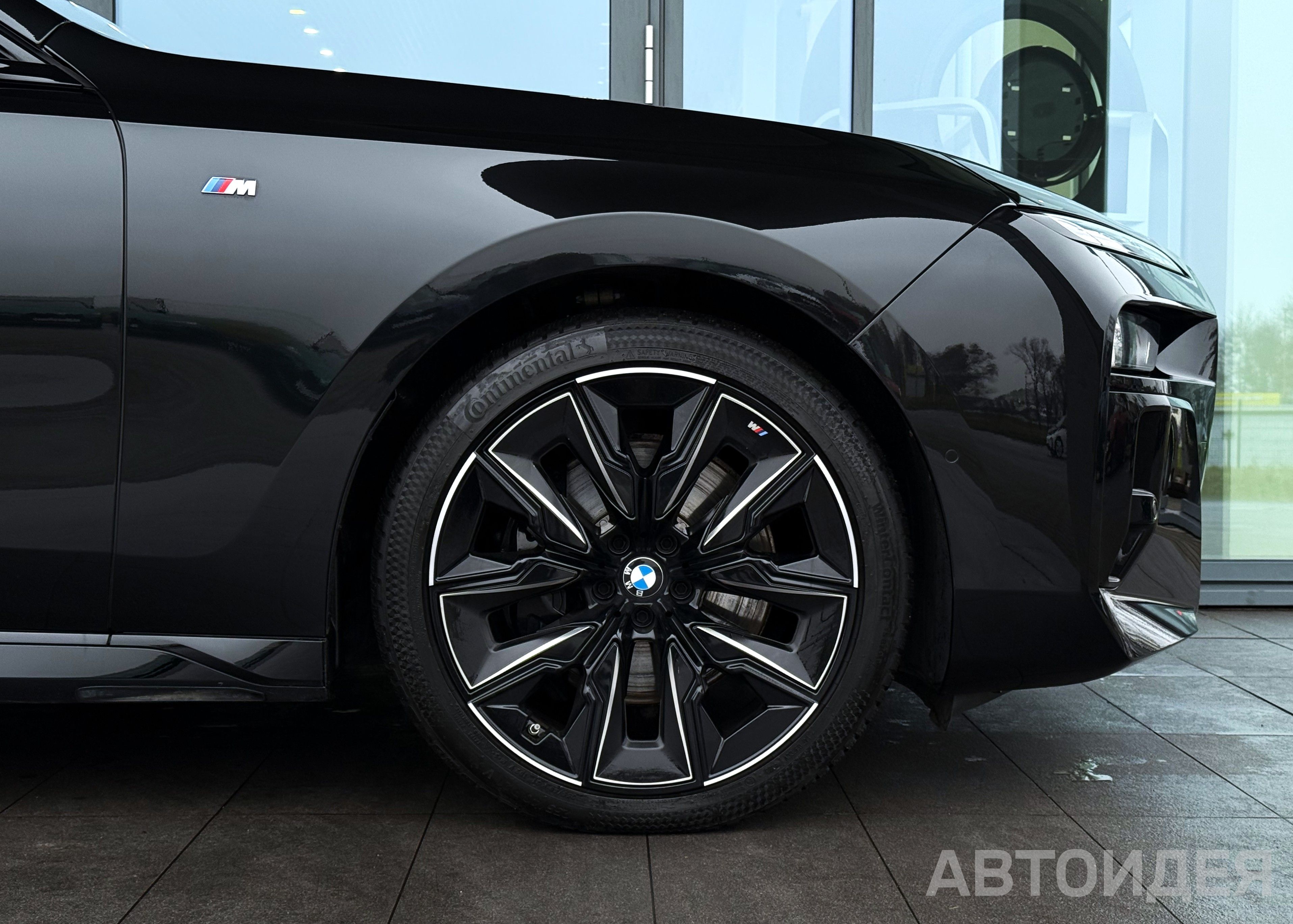 BMW 740d xDrive фото 28