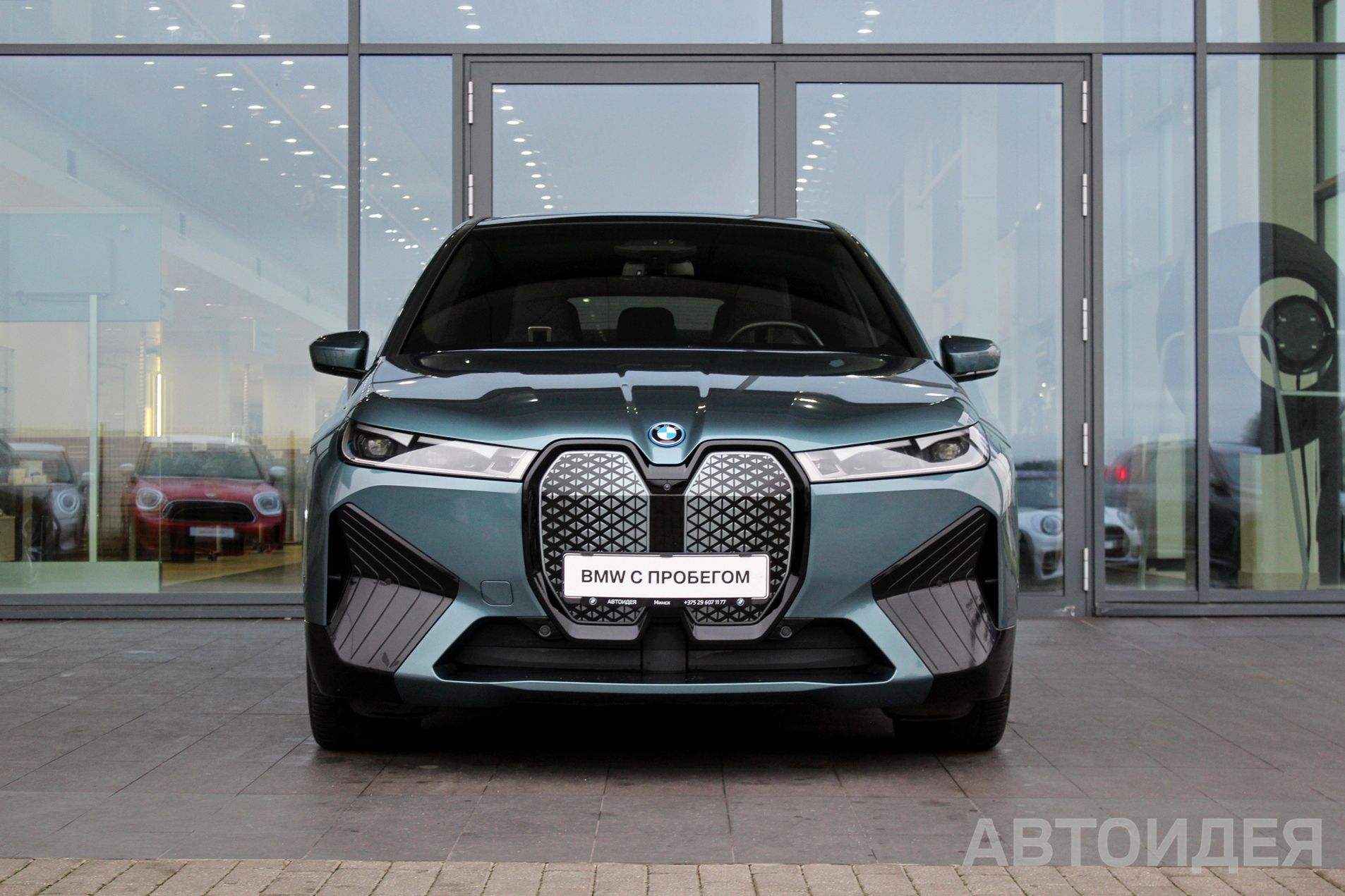 BMW i iX xDrive50 фото 4