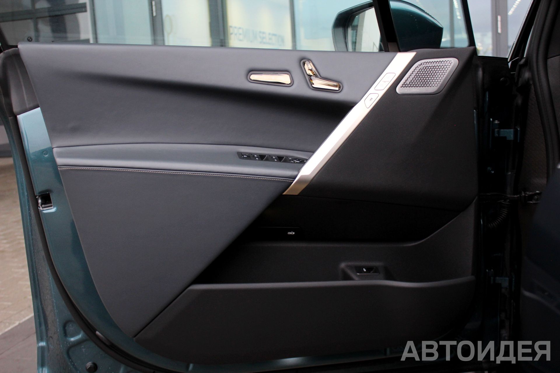 BMW i iX xDrive50 фото 22