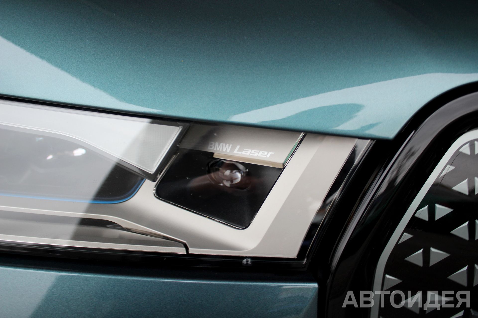 BMW i iX xDrive50 фото 28