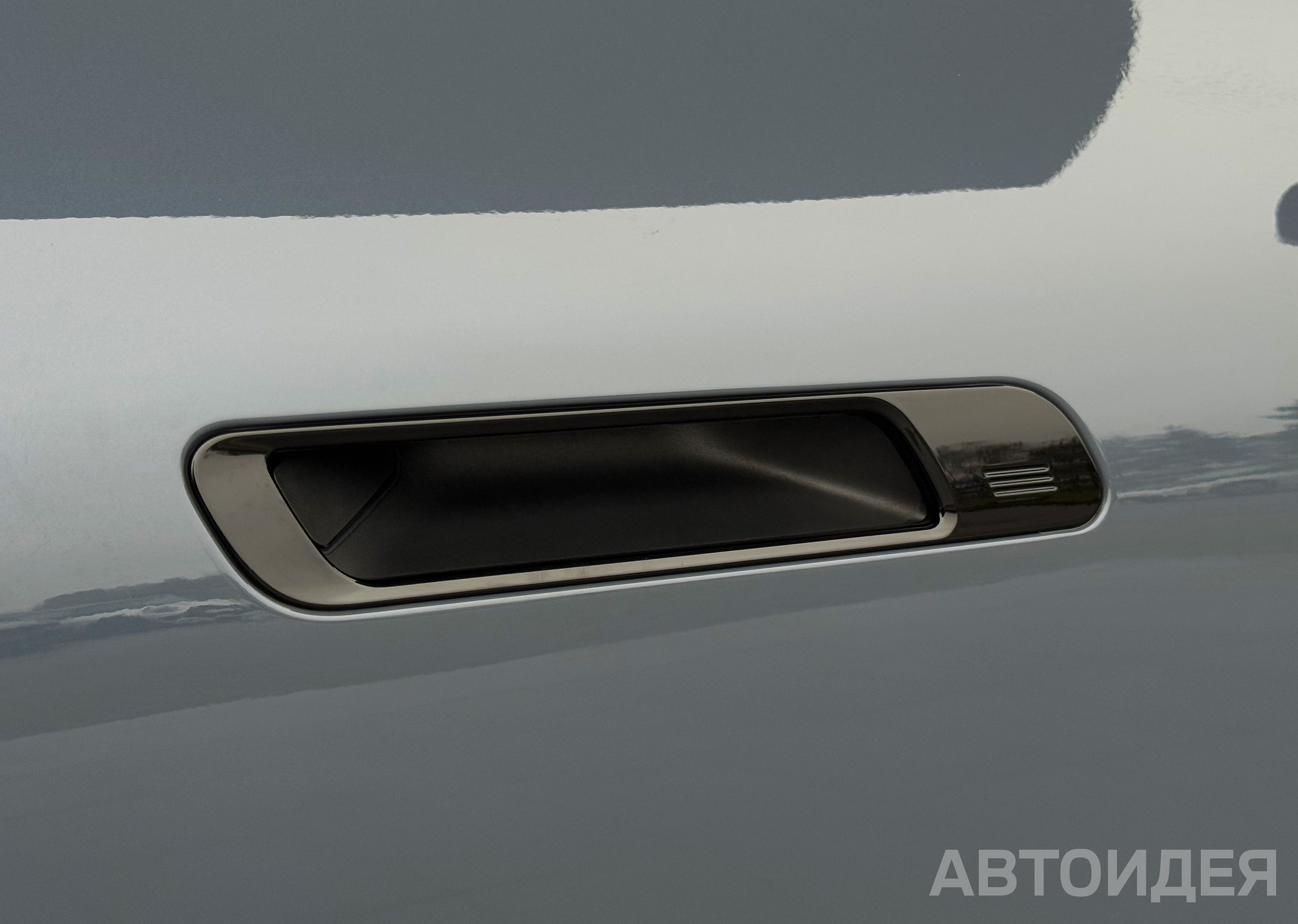 BMW i iX xDrive40 фото 25