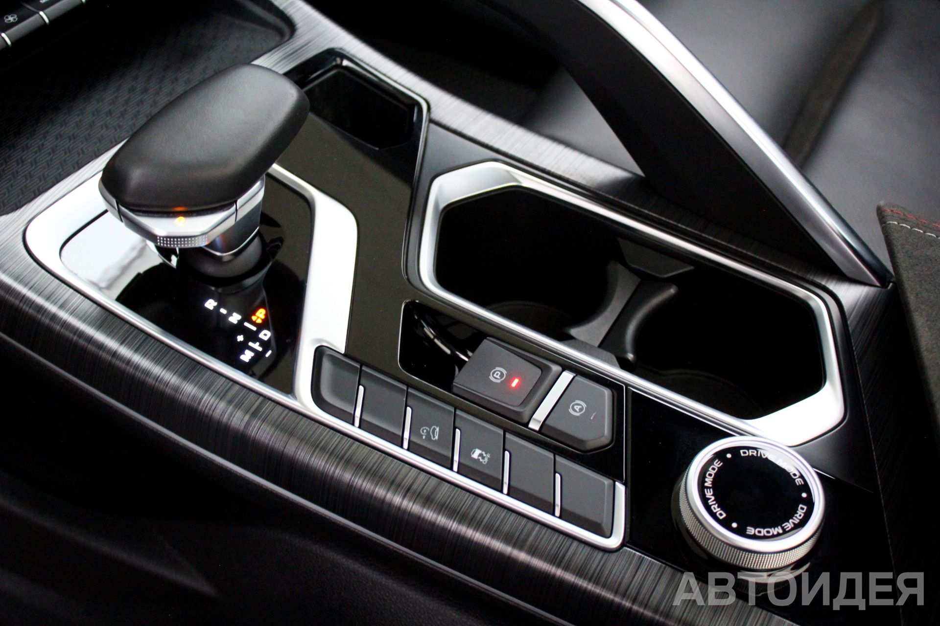 GEELY Tugella фото 19