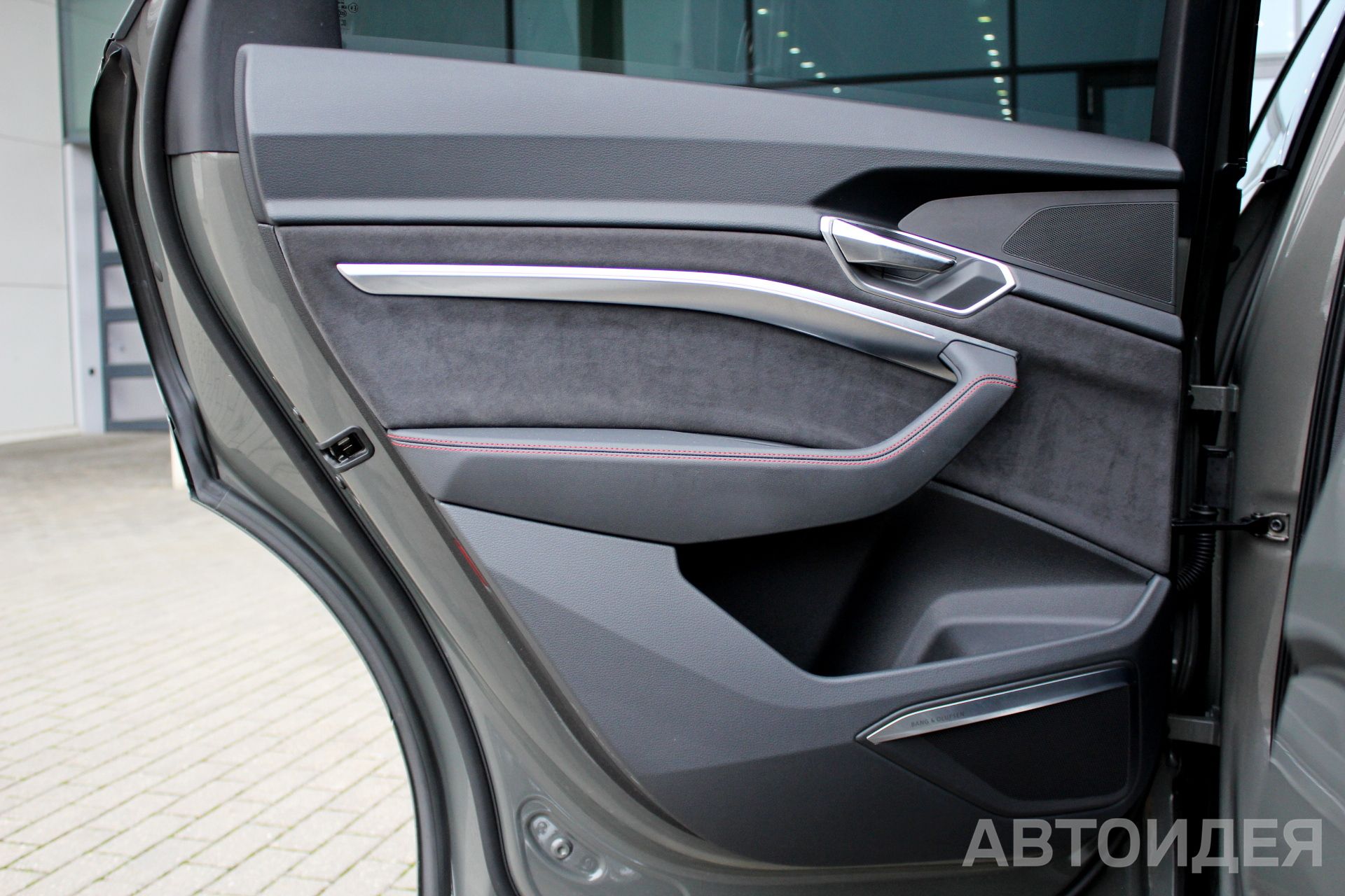 Audi Q8 SPORTBACK 50 E-TRON фото 24