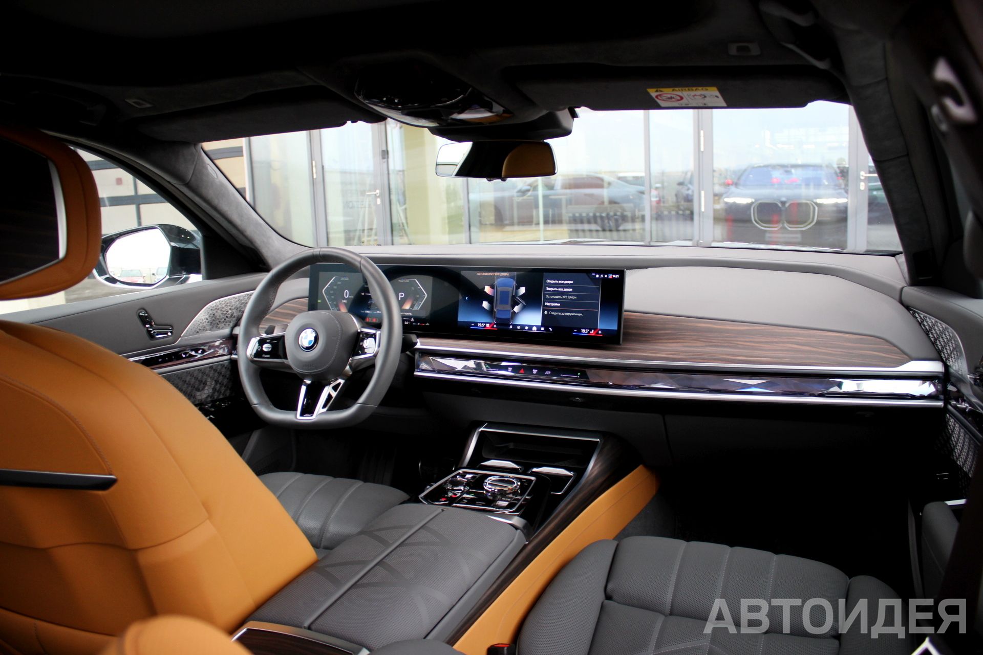 BMW 760i xDrive фото 7
