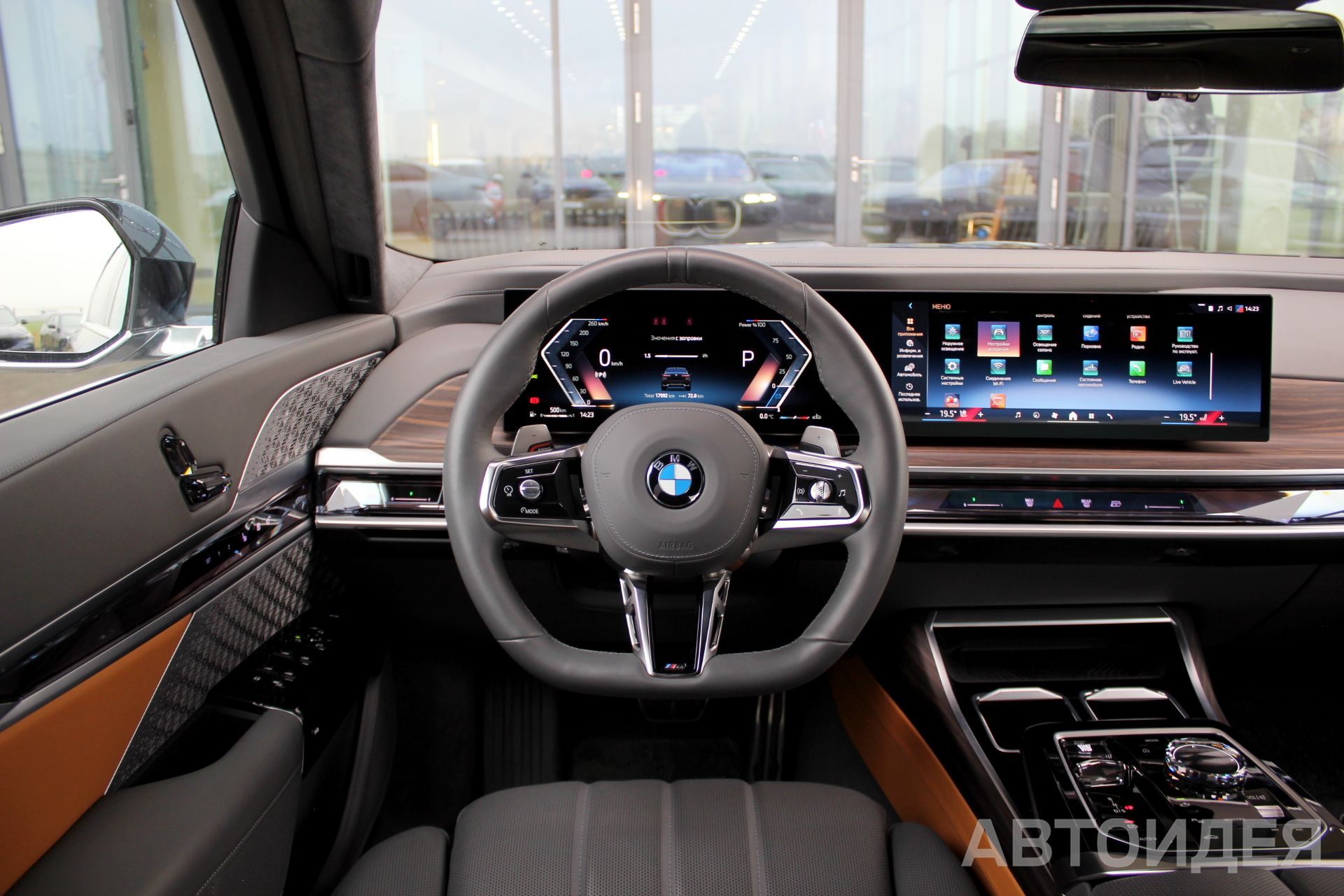 BMW 760i xDrive фото 9