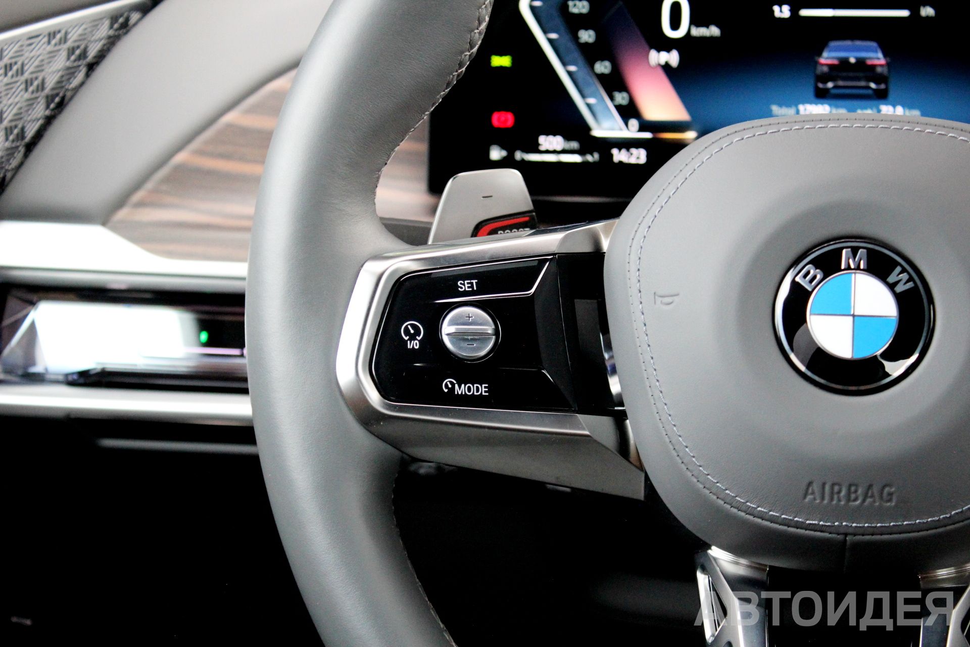 BMW 760i xDrive фото 10