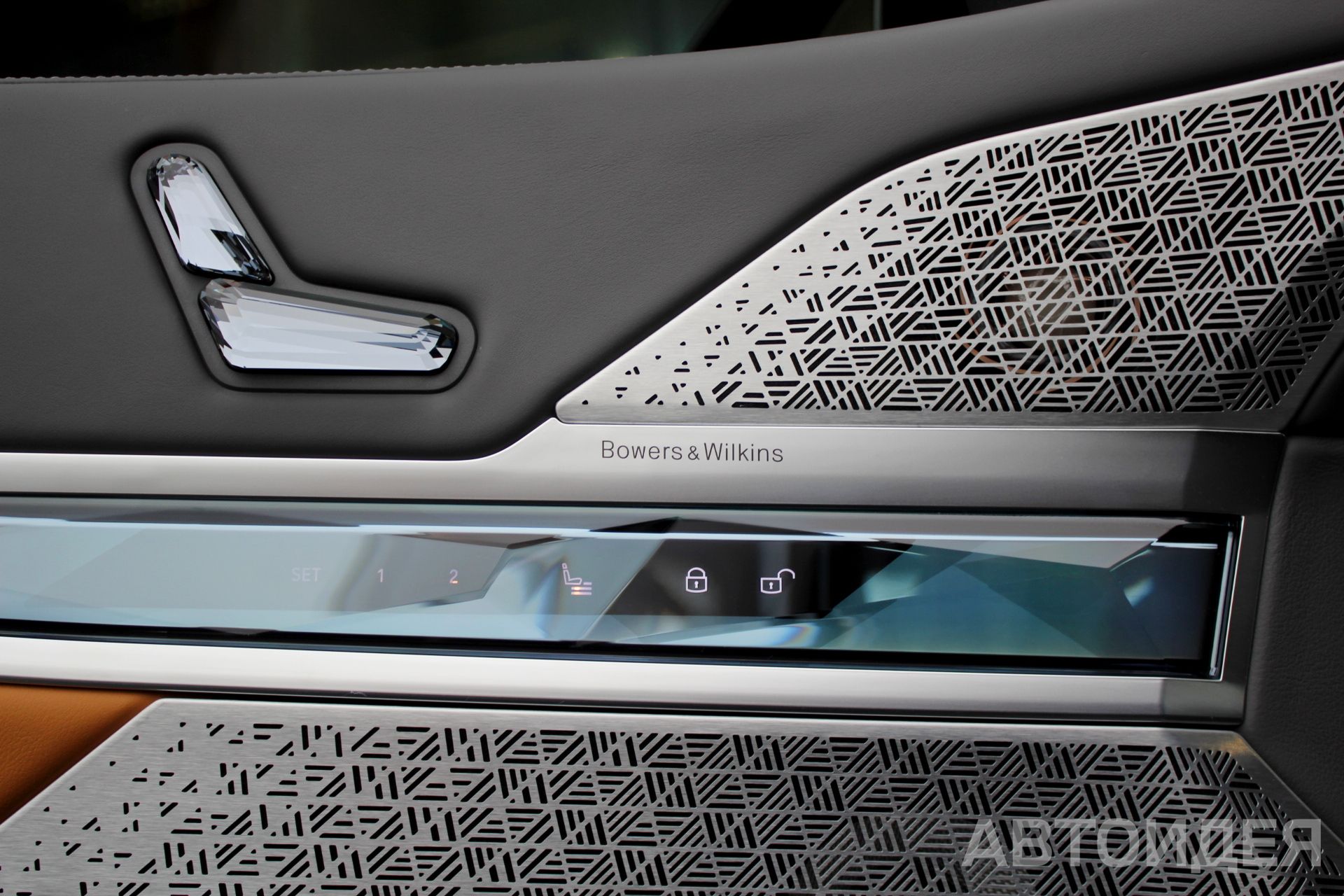 BMW 760i xDrive фото 21