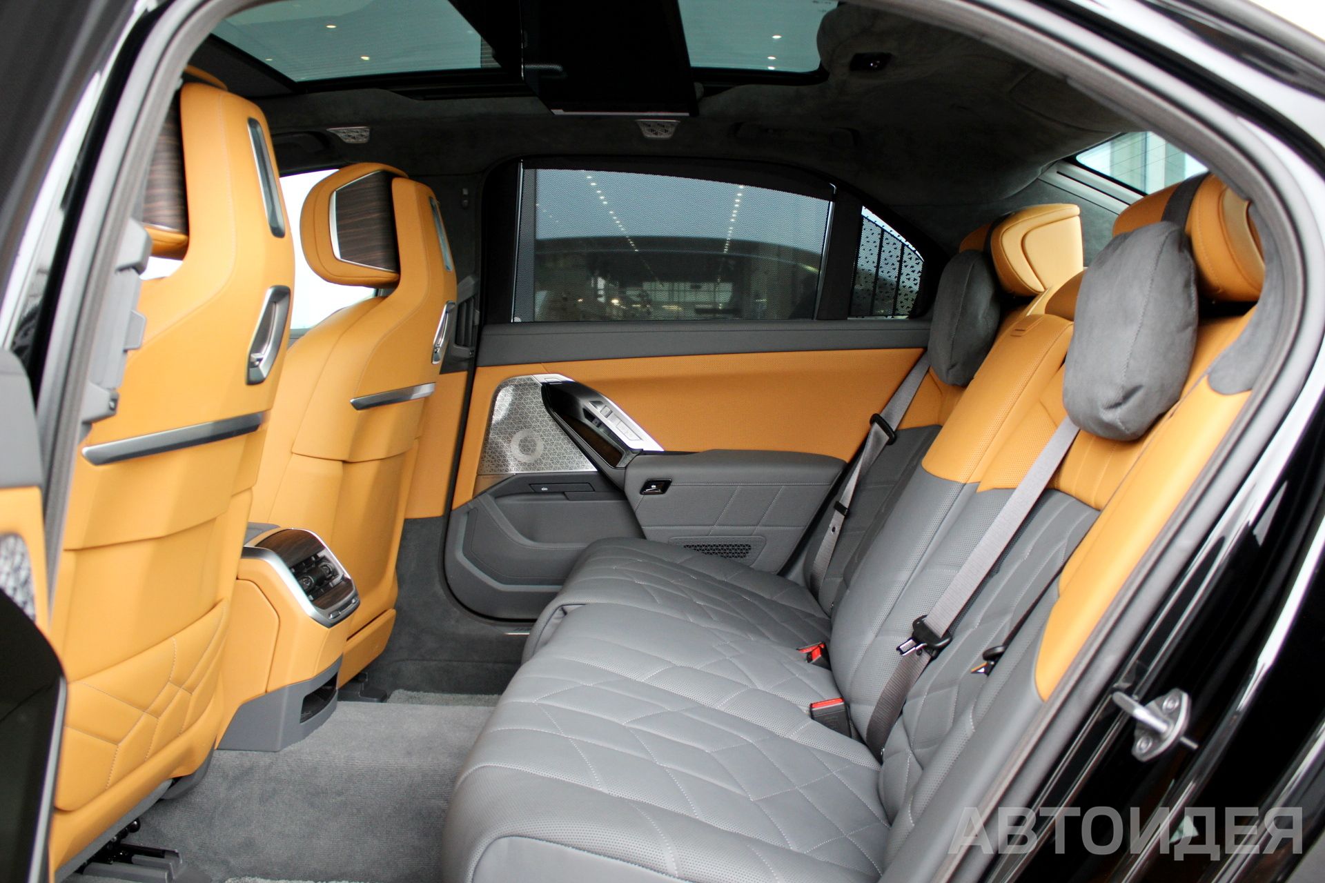 BMW 760i xDrive фото 25