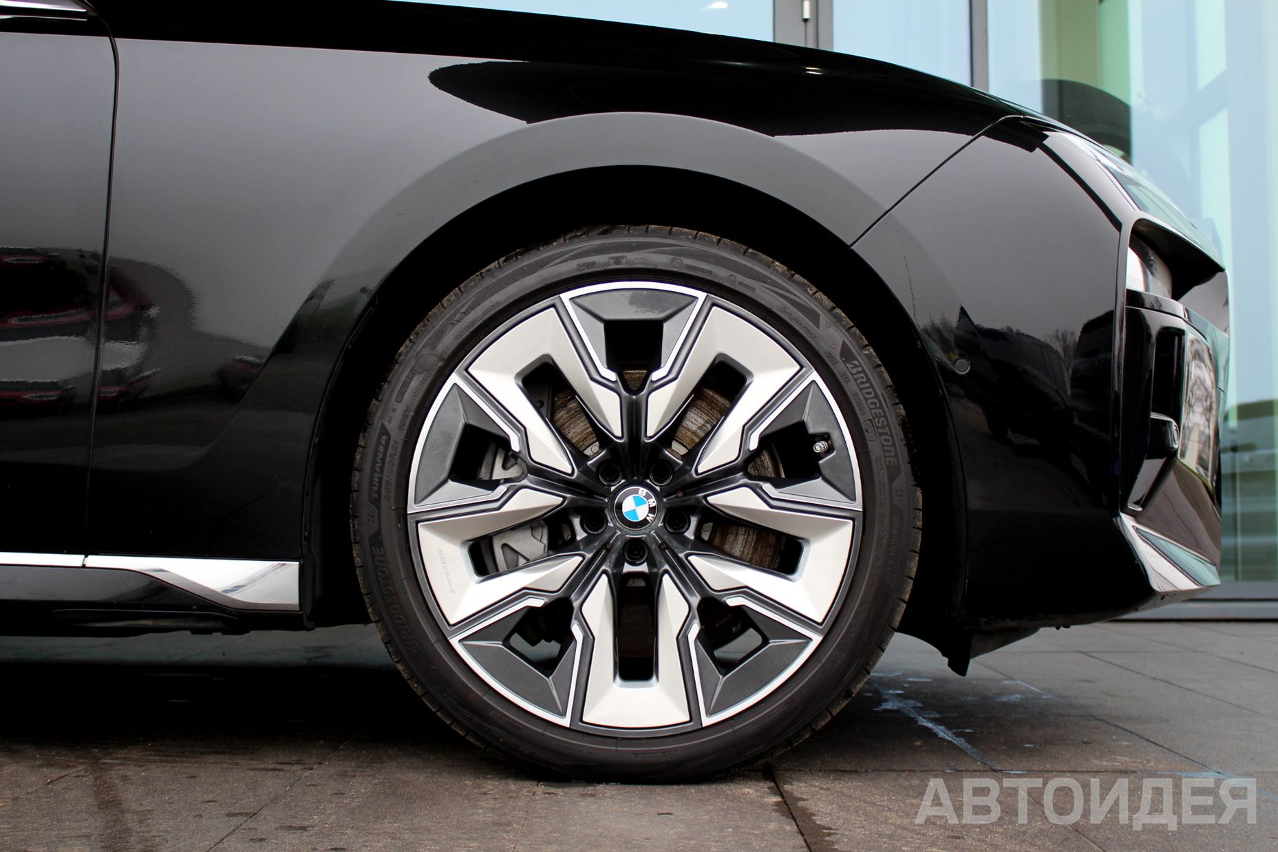 BMW 760i xDrive фото 6