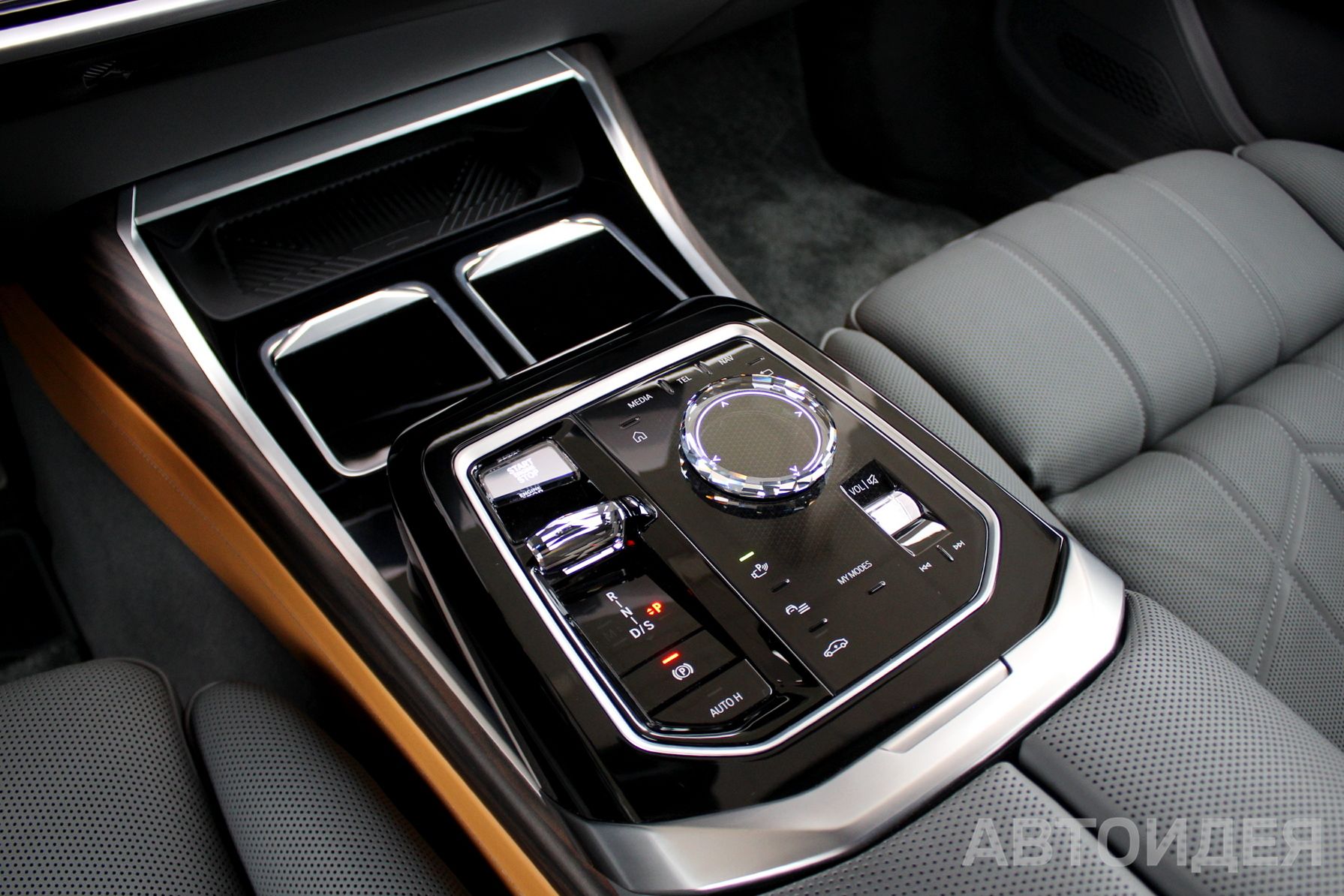 BMW 760i xDrive фото 19