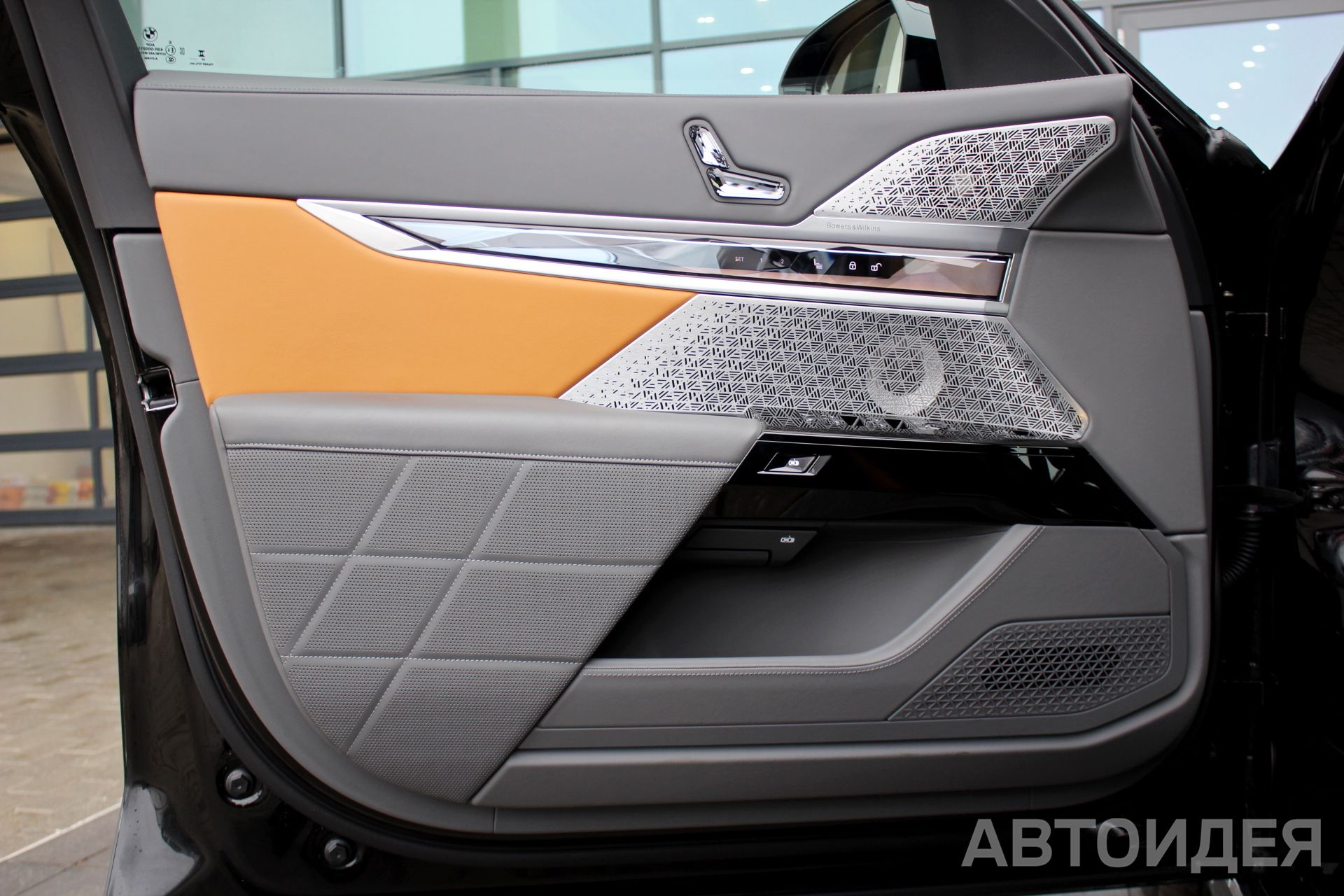 BMW 760i xDrive фото 20