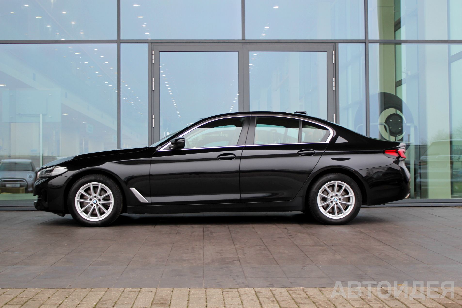 BMW 520d xDrive фото 2