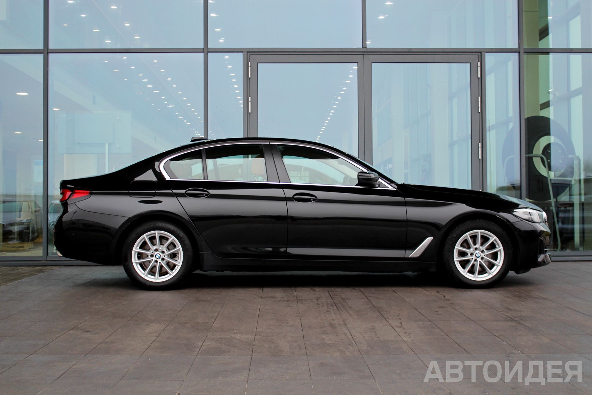 BMW 520d xDrive фото 3