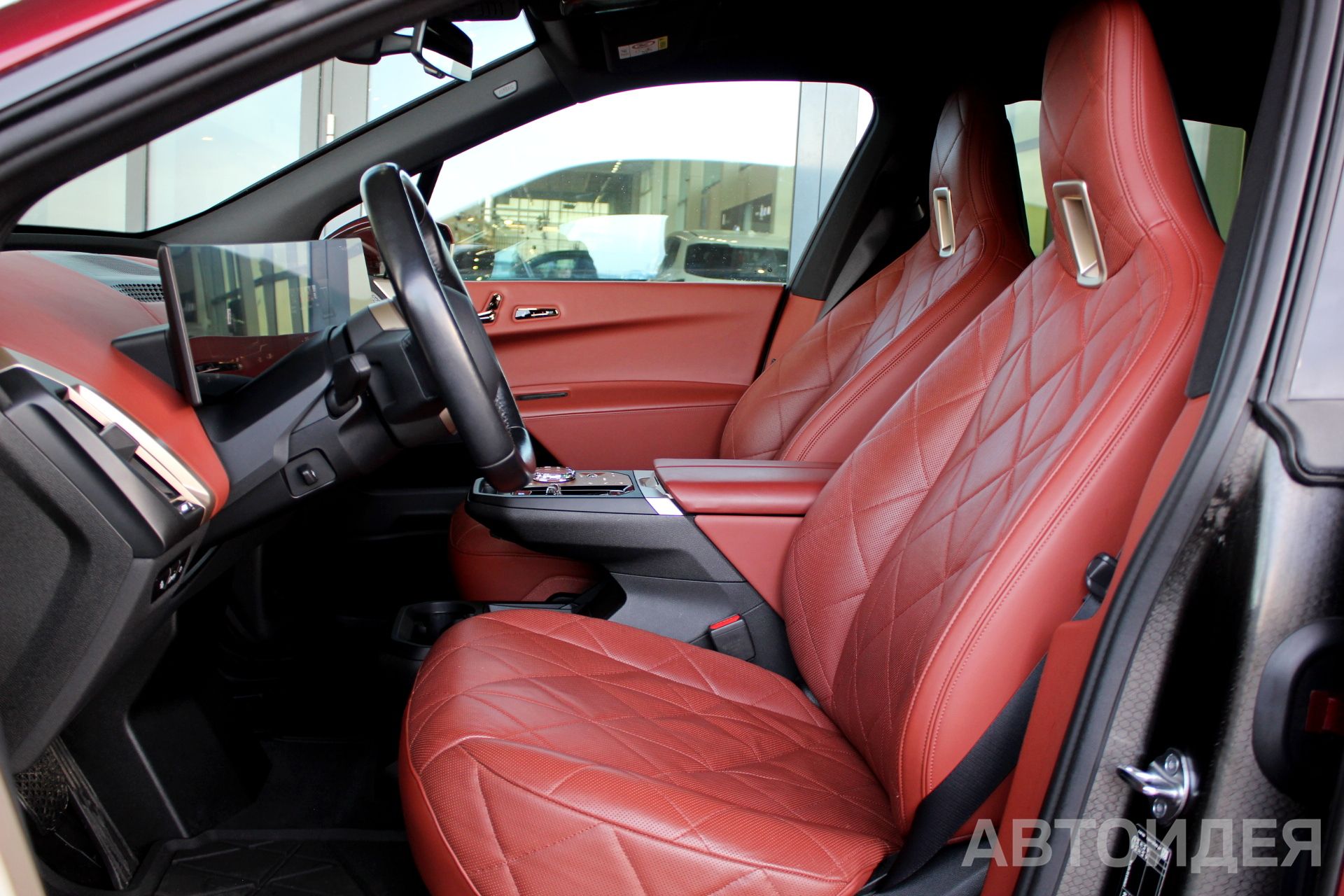 BMW i iX xDrive50 фото 23