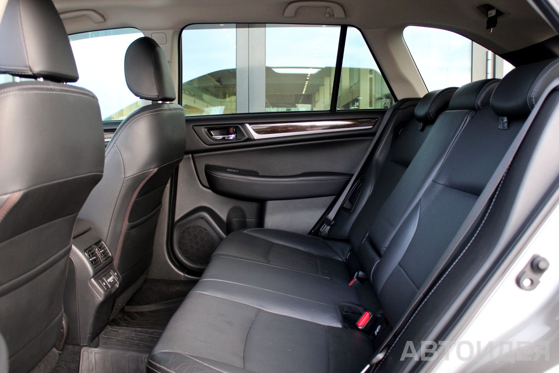 subaru OUTBACK фото 23