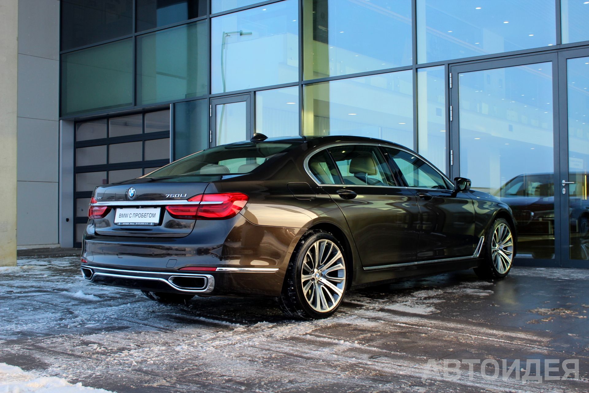 BMW 750Li xDrive Sedan фото 1