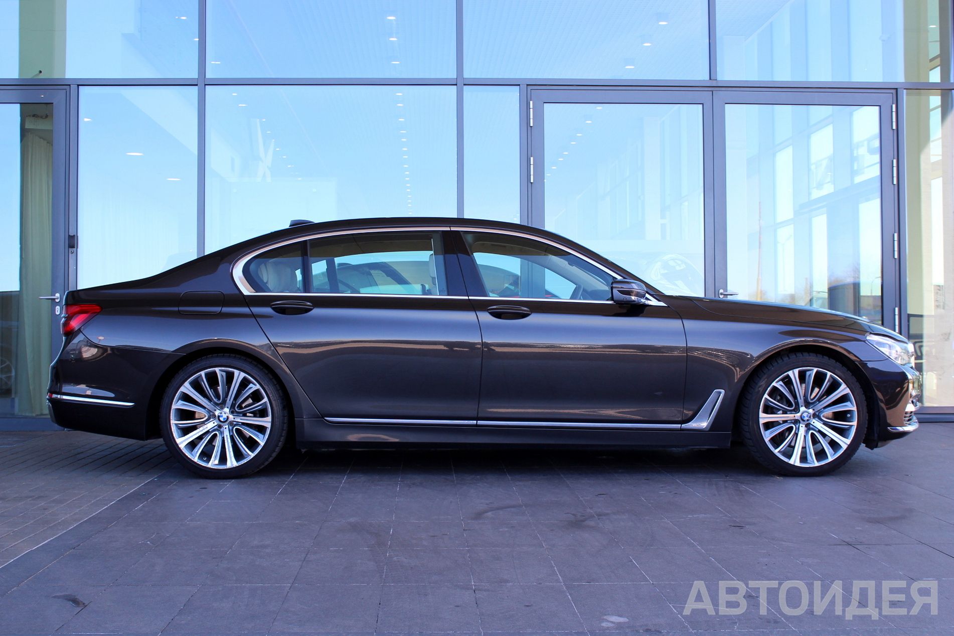 BMW 750Li xDrive Sedan Окраска кузова  