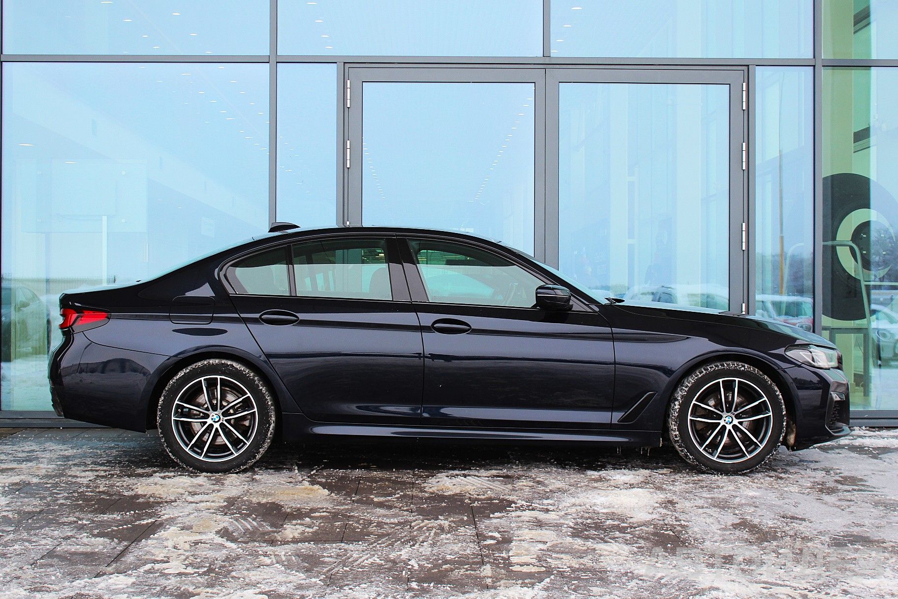 BMW 520d xDrive фото 2