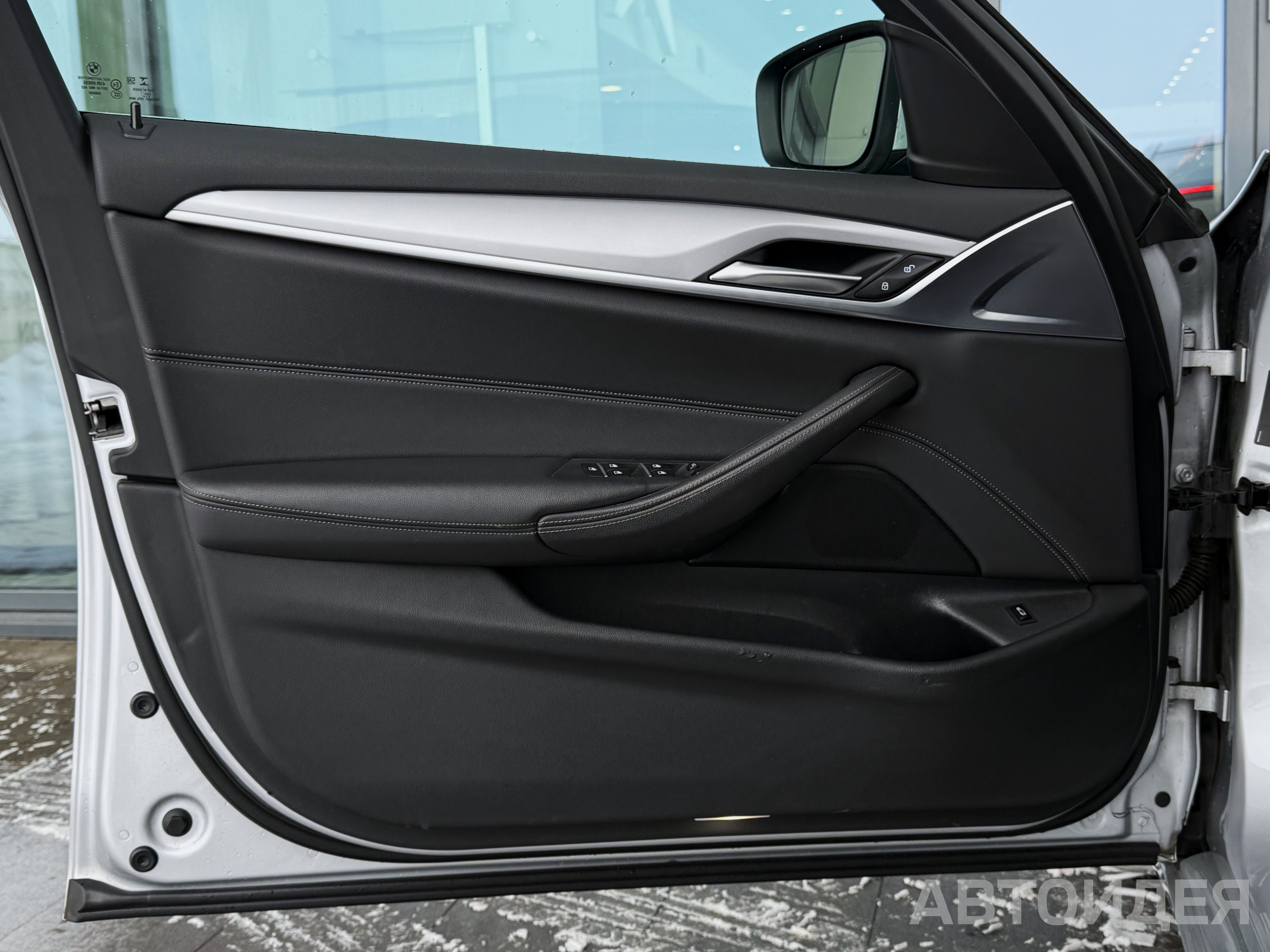 BMW 530d xDrive Sedan фото 11