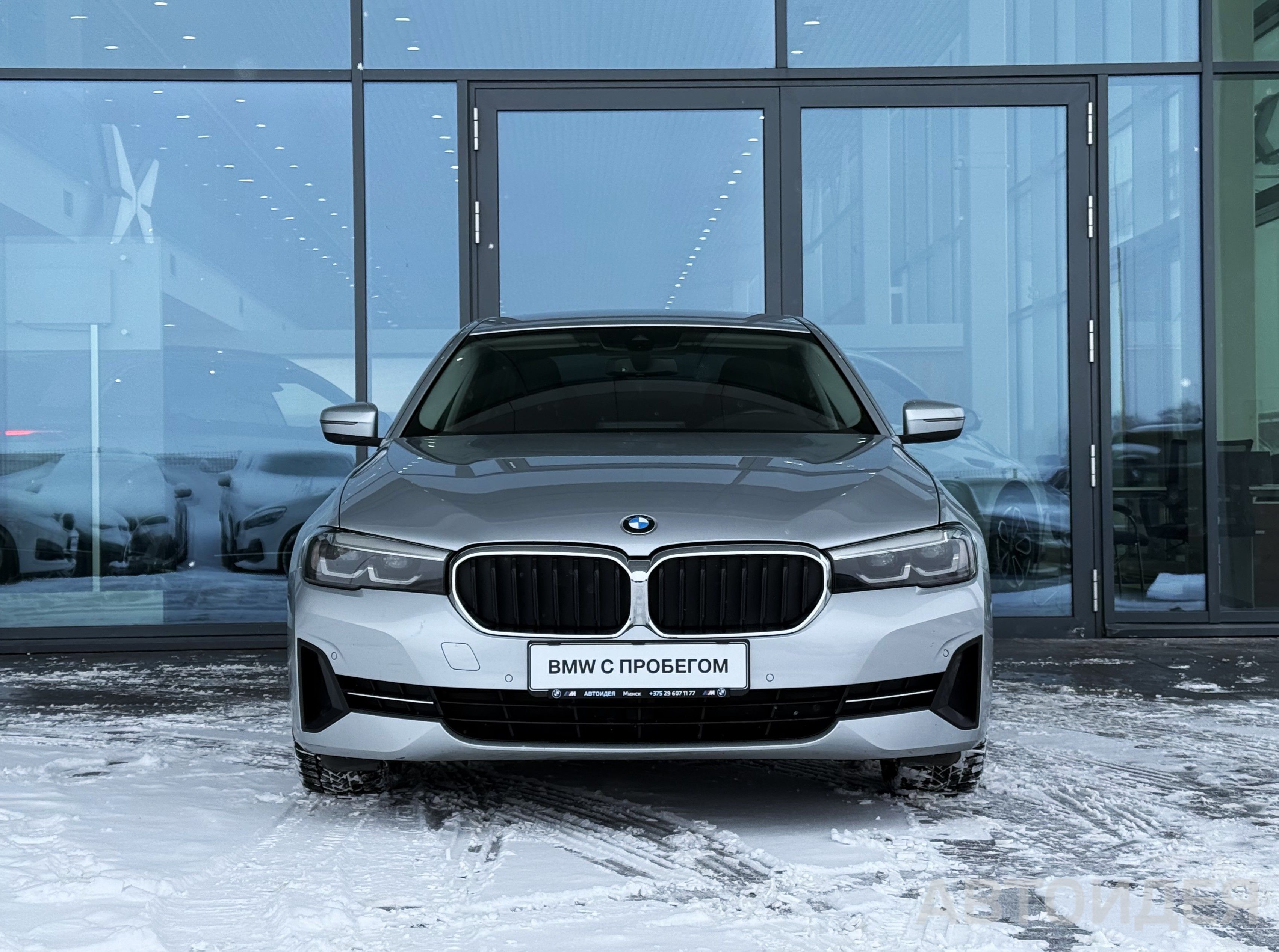 BMW 530d xDrive Sedan Серебристый ледник металлик фото 1