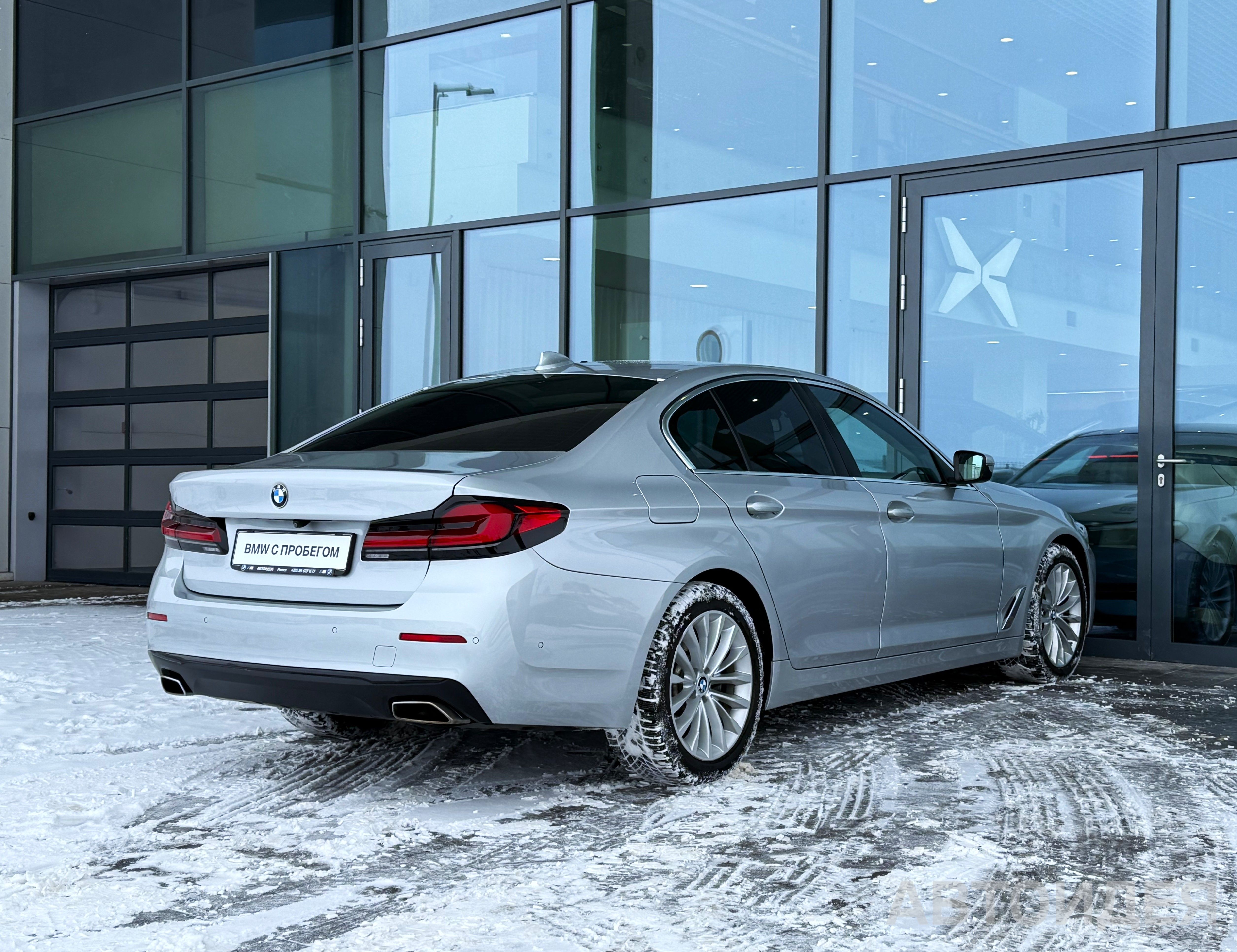 BMW 530d xDrive Sedan Серебристый ледник металлик фото 3