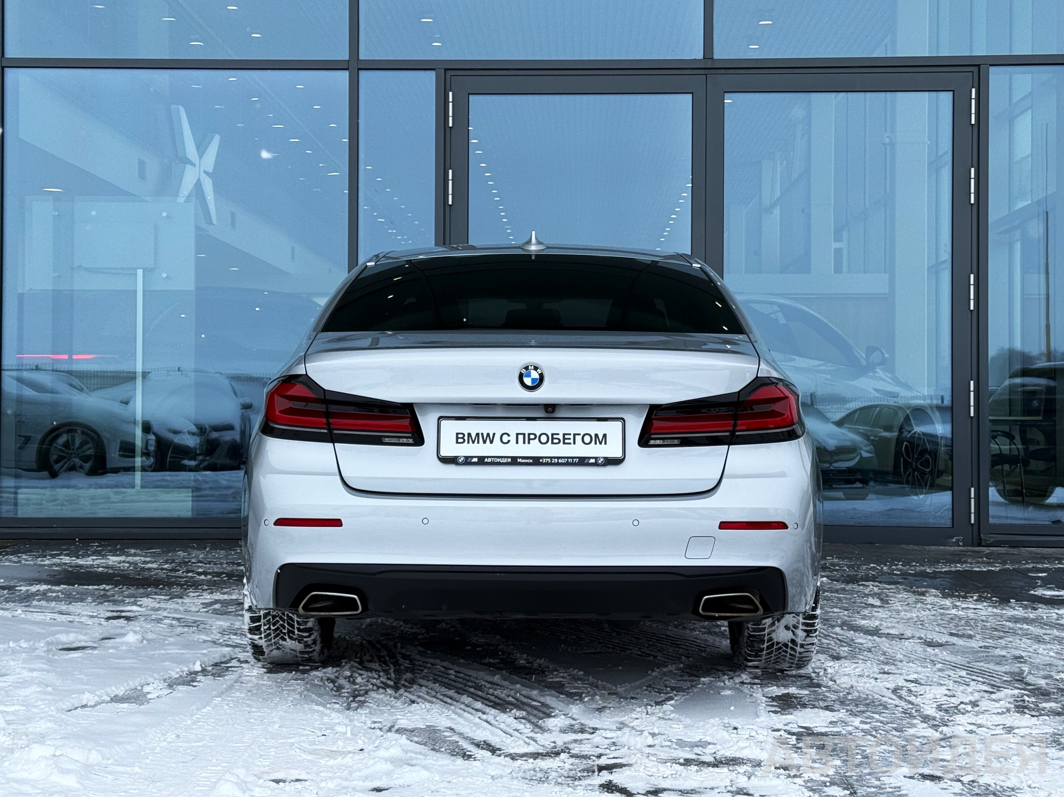 BMW 530d xDrive Sedan Серебристый ледник металлик фото 4